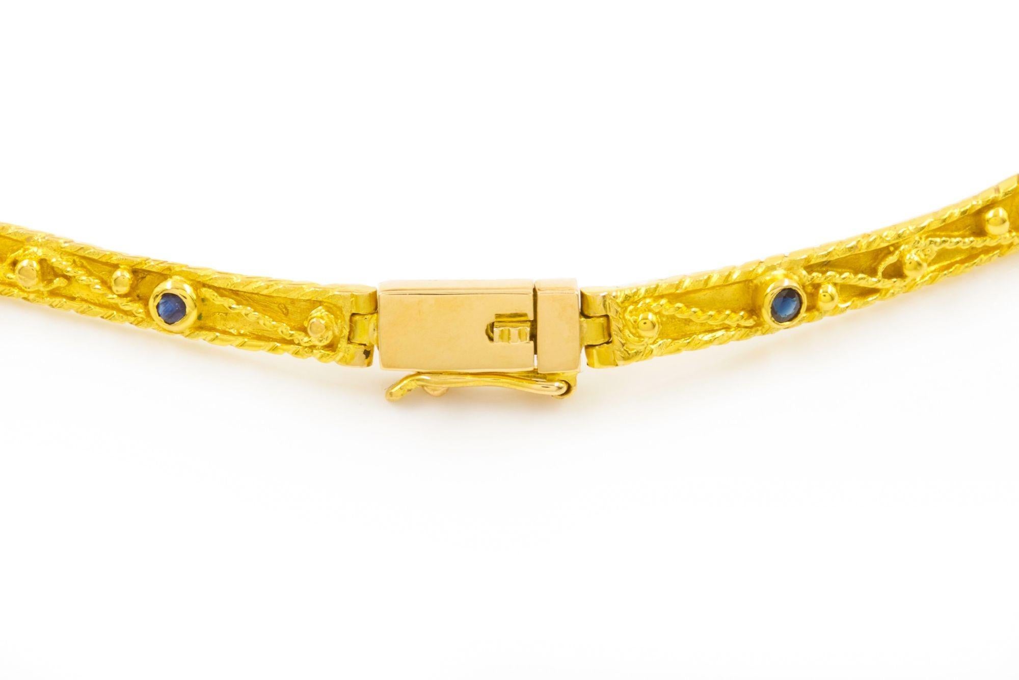 Halskette im etruskischen Stil aus massivem 18 Karat Gold, Saphir, Diamant, Rubin und Smaragd im Angebot 3