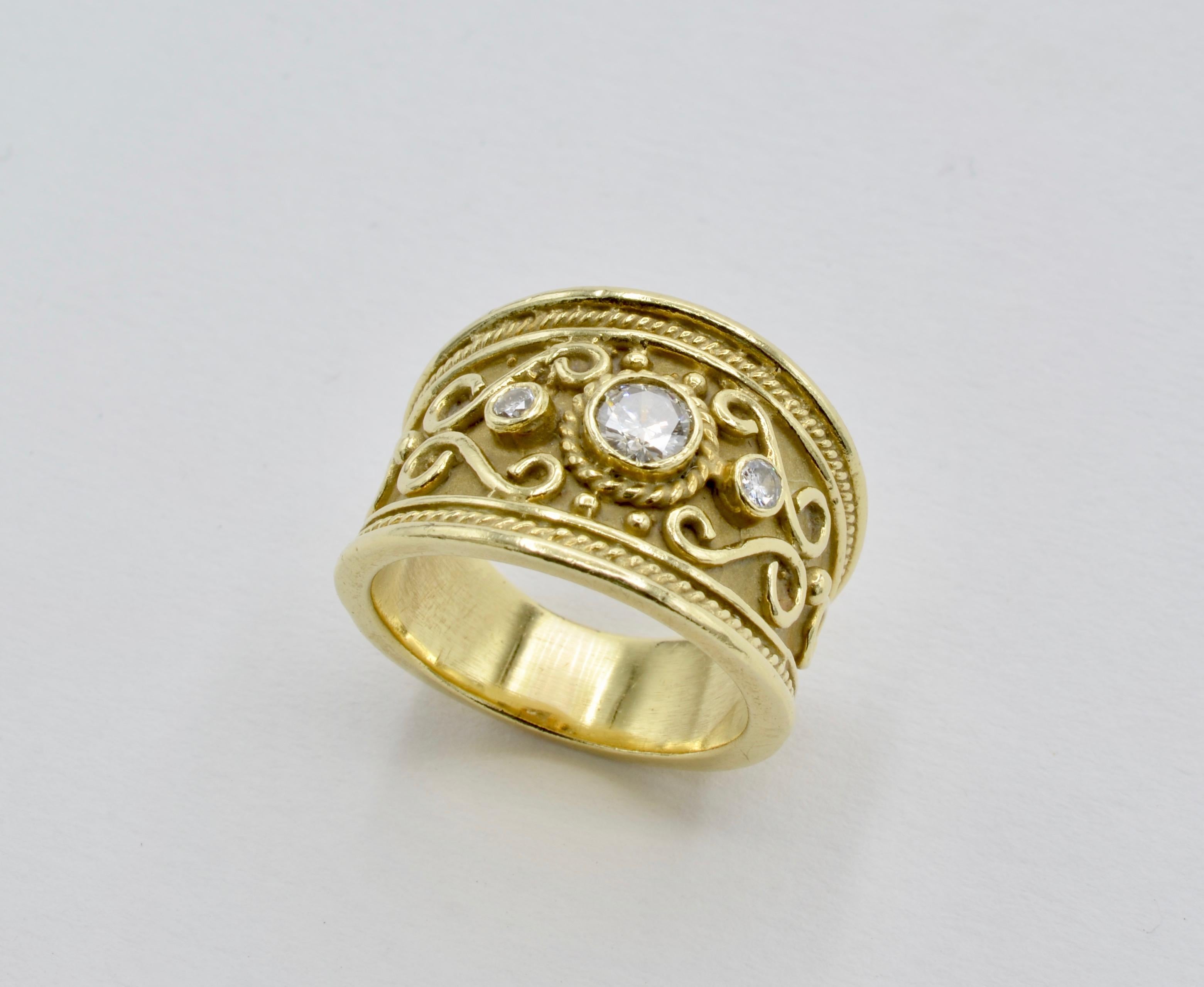 Breiter etruskischer Bandring aus Gelbgold mit Diamanten und Spiralen (Neoetruskisch)