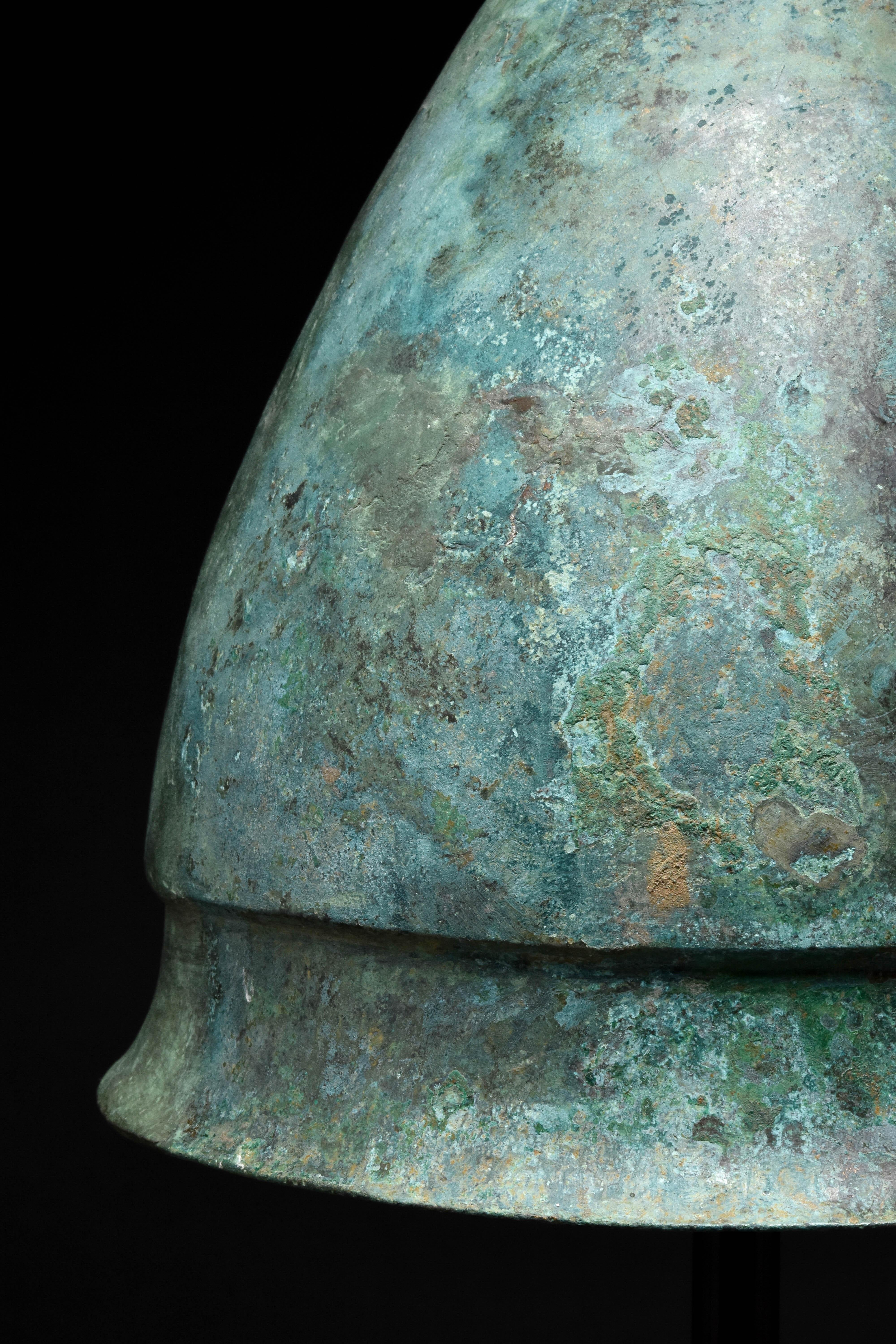 Etrusco-Italic Bronze Nagau Type Helmet, XRF Tested In Good Condition In London, GB