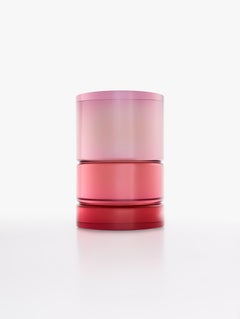 Table d'appoint « Red ETS Resin » de Niko Koronis