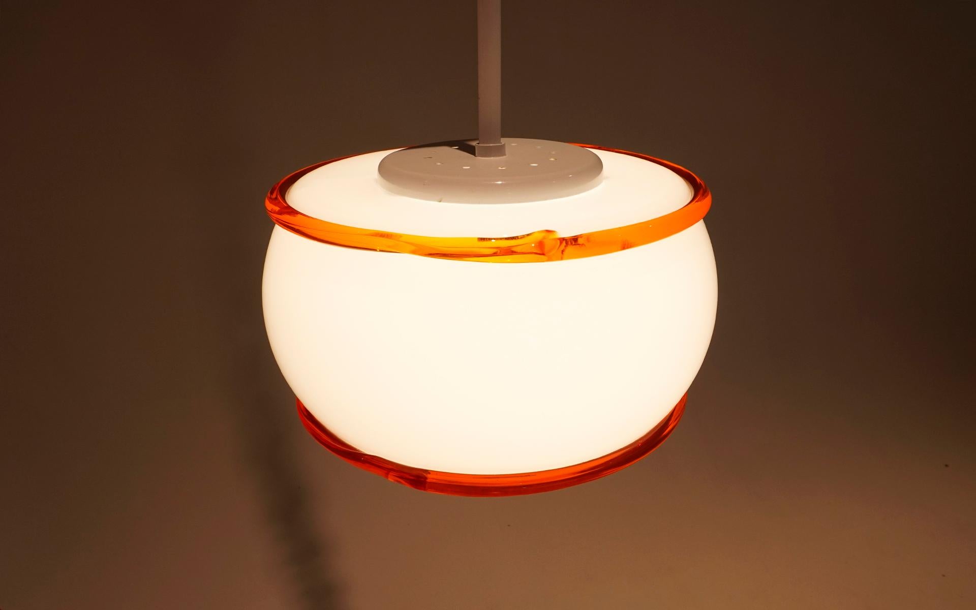 Ettore Sottass Pendant Lamp, Vistosi, Italy, 1974. White Red-Orange Glass. Signed In Good Condition For Sale In Kansas City, MO
