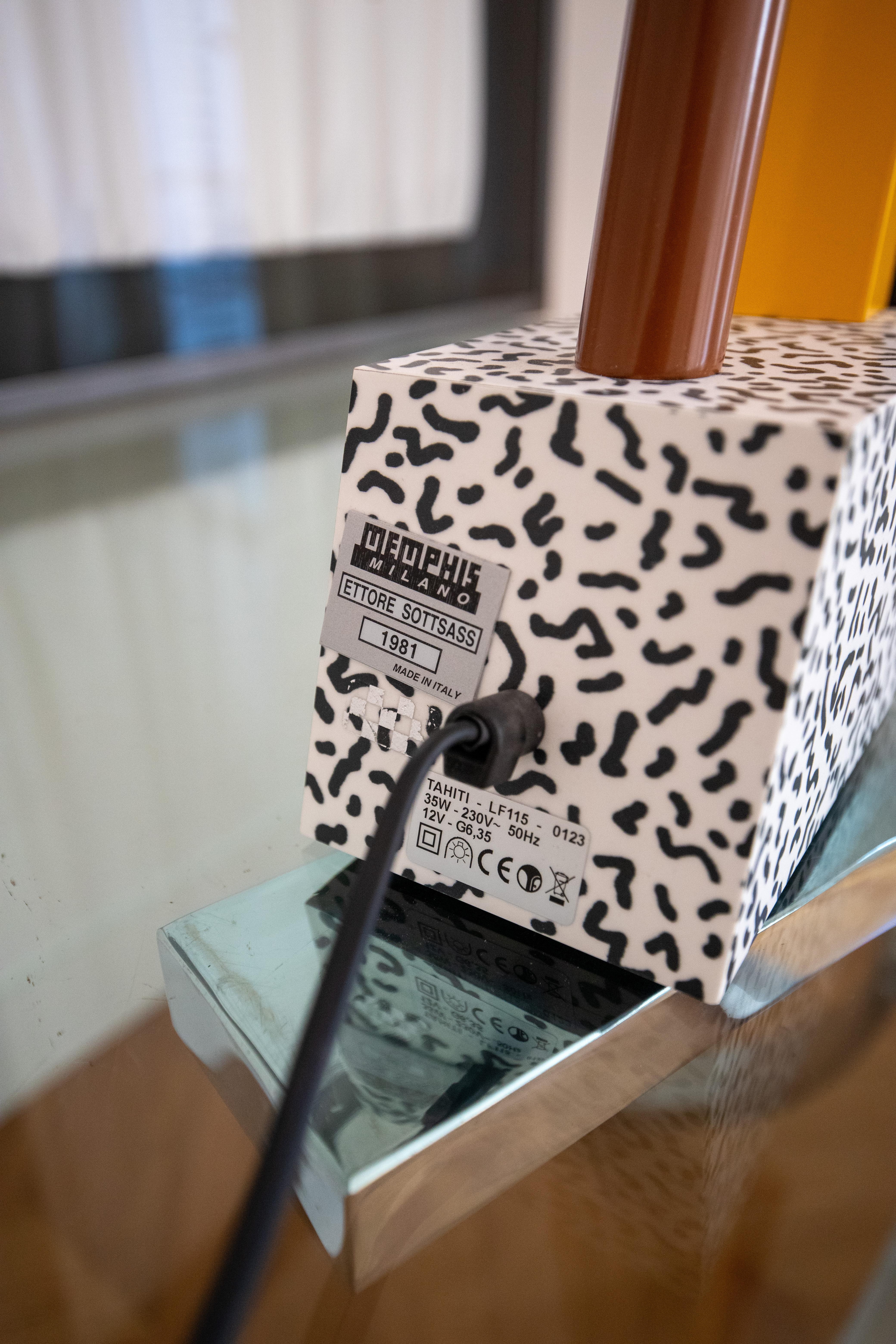 Ettore Sottsas Tahiti Lamp /Memphis (Moderne der Mitte des Jahrhunderts) im Angebot
