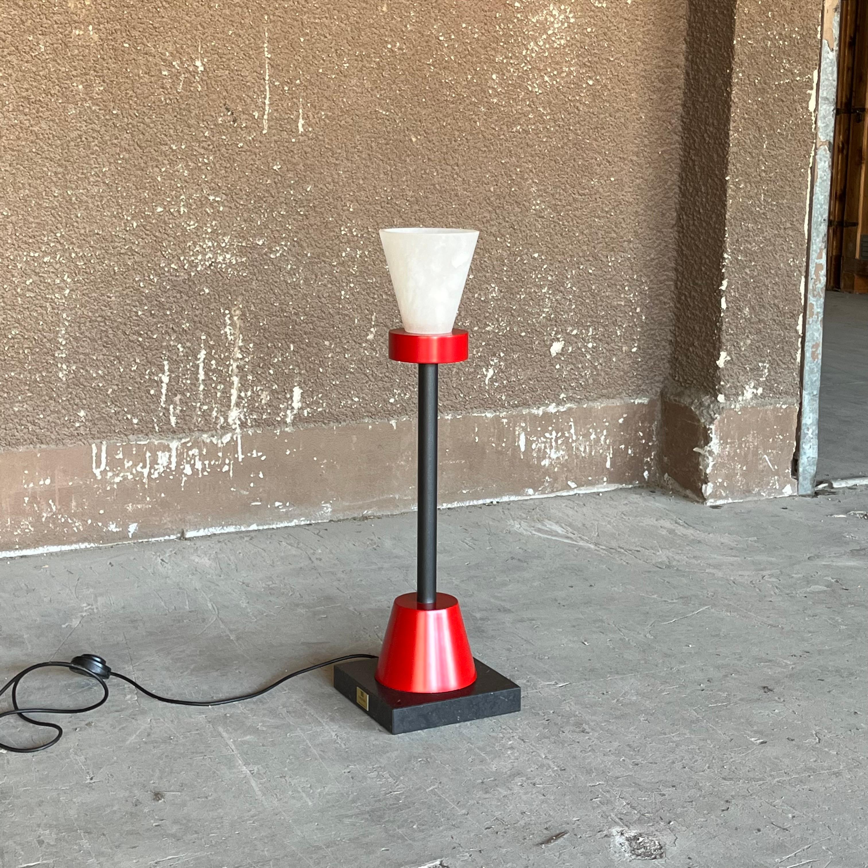 Ettore Sottsass (1917-2007) Lampe Luce Bassa 1988 collezione Bharata in vendita 11