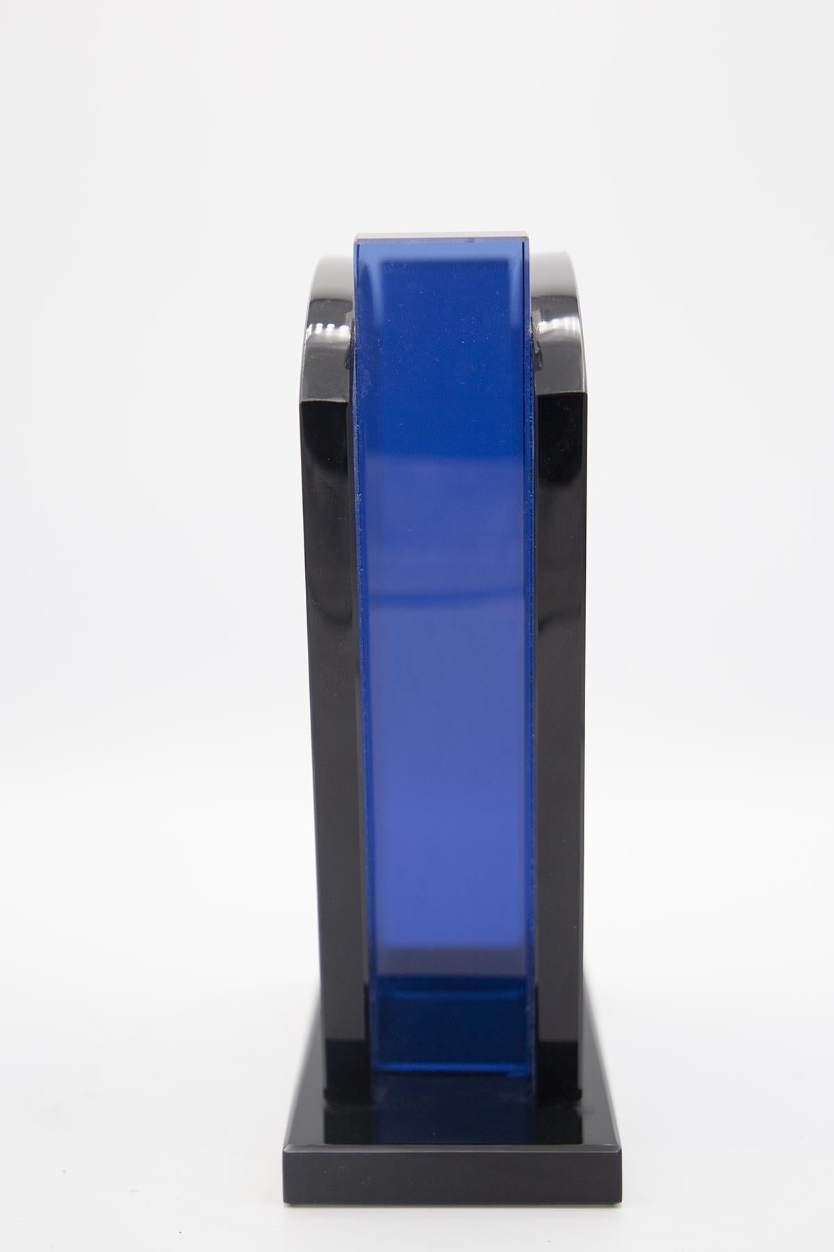 Extraordinaire sculptural vase by Ettore Sottsass for Fontana Arte from the late 1980s.
The sculptural vase is made of wonderful blue glass and as you can see from the photos have a particular shape. The vase is part of a collection that Fontana