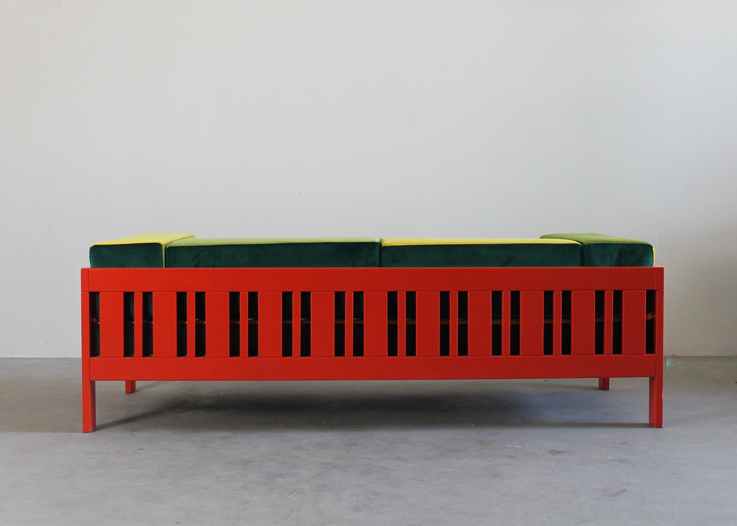 Post-Modern Ettore Sottsass Califfo Sofa in Wood and Multicoloured Velvet Poltronova 1960s For Sale