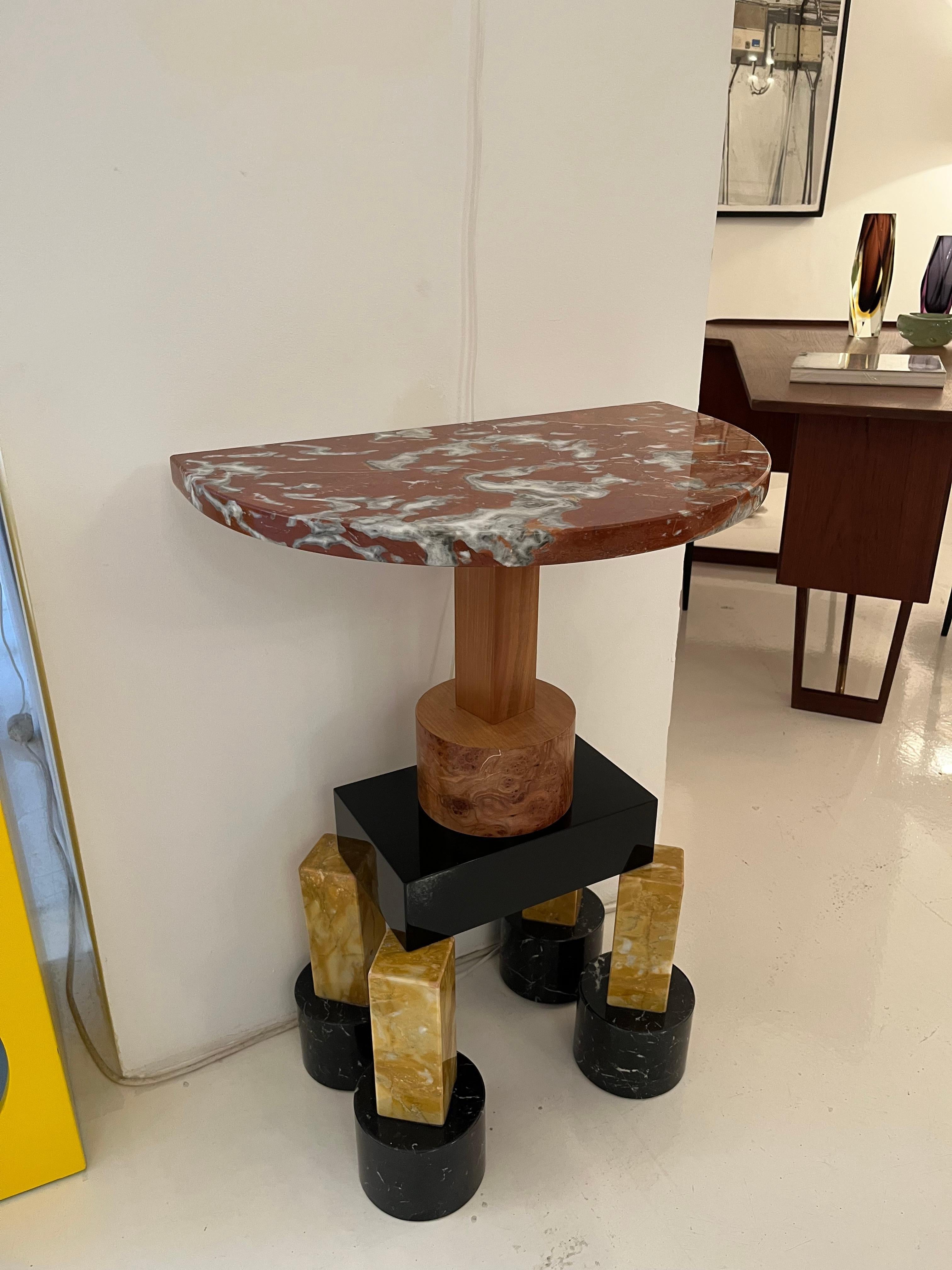 Ettore Sottsass Coppia di consolle moderne Mod, 