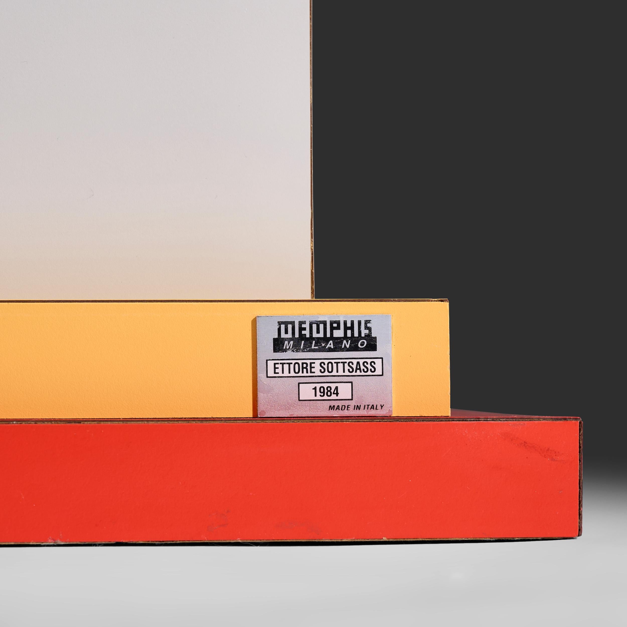 Fin du 20e siècle Table d'appoint Cream d'Ettore Sottsass pour Memphis Milano en vente