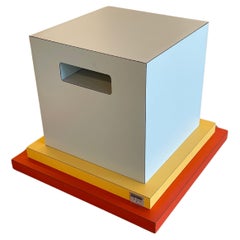 Tavolo occasionale "Cream" di Ettore Sottsass per Memphis Milano