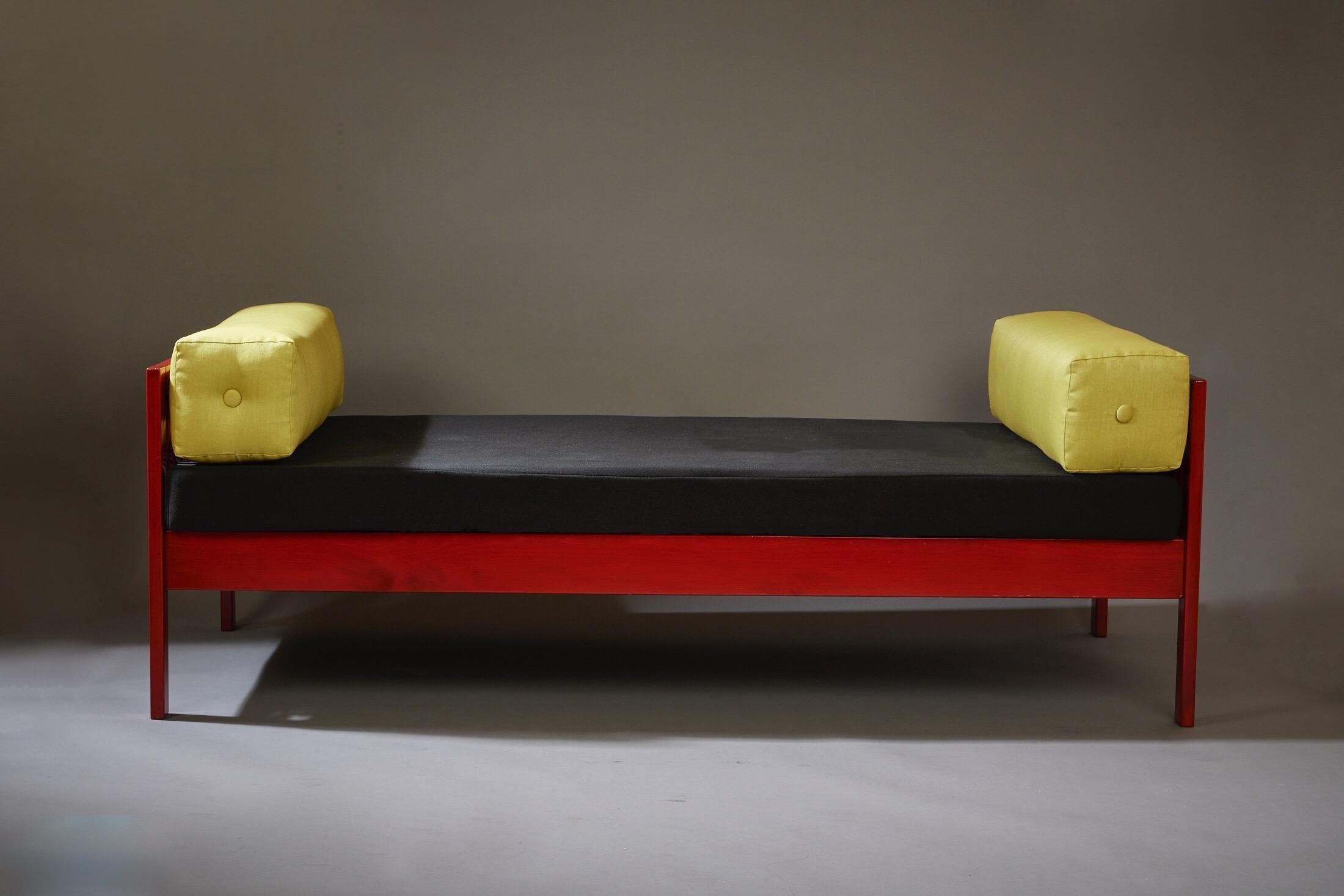 Ettore Sottsass Daybed, Red Lacquered Wood, Chartreuse Upholstery, Italy c. 1962 For Sale 1