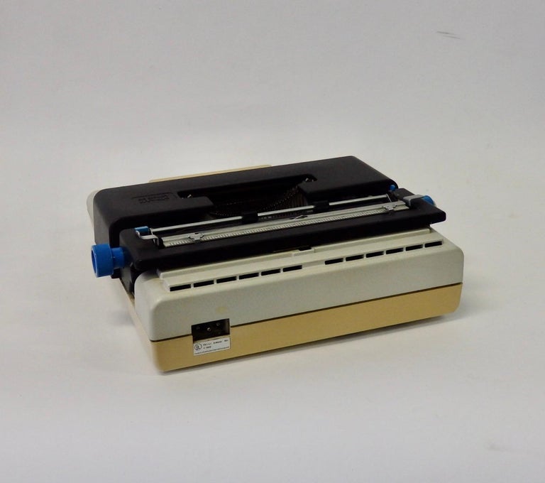 Ettore Sottsass Early Round Key Olivetti Lettera 36 Typewriter For Sale ...