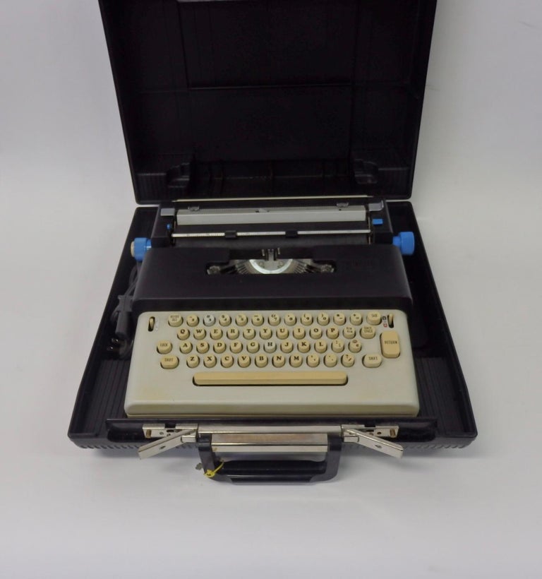 Ettore Sottsass Early Round Key Olivetti Lettera 36 Typewriter For Sale ...
