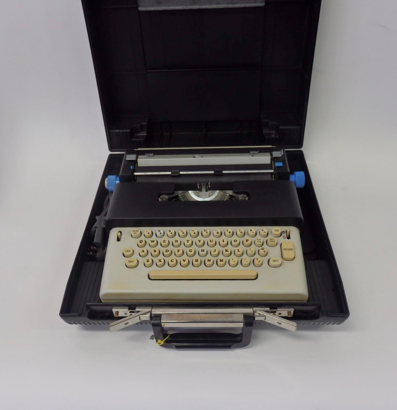 olivetti lettera 36 electric typewriter