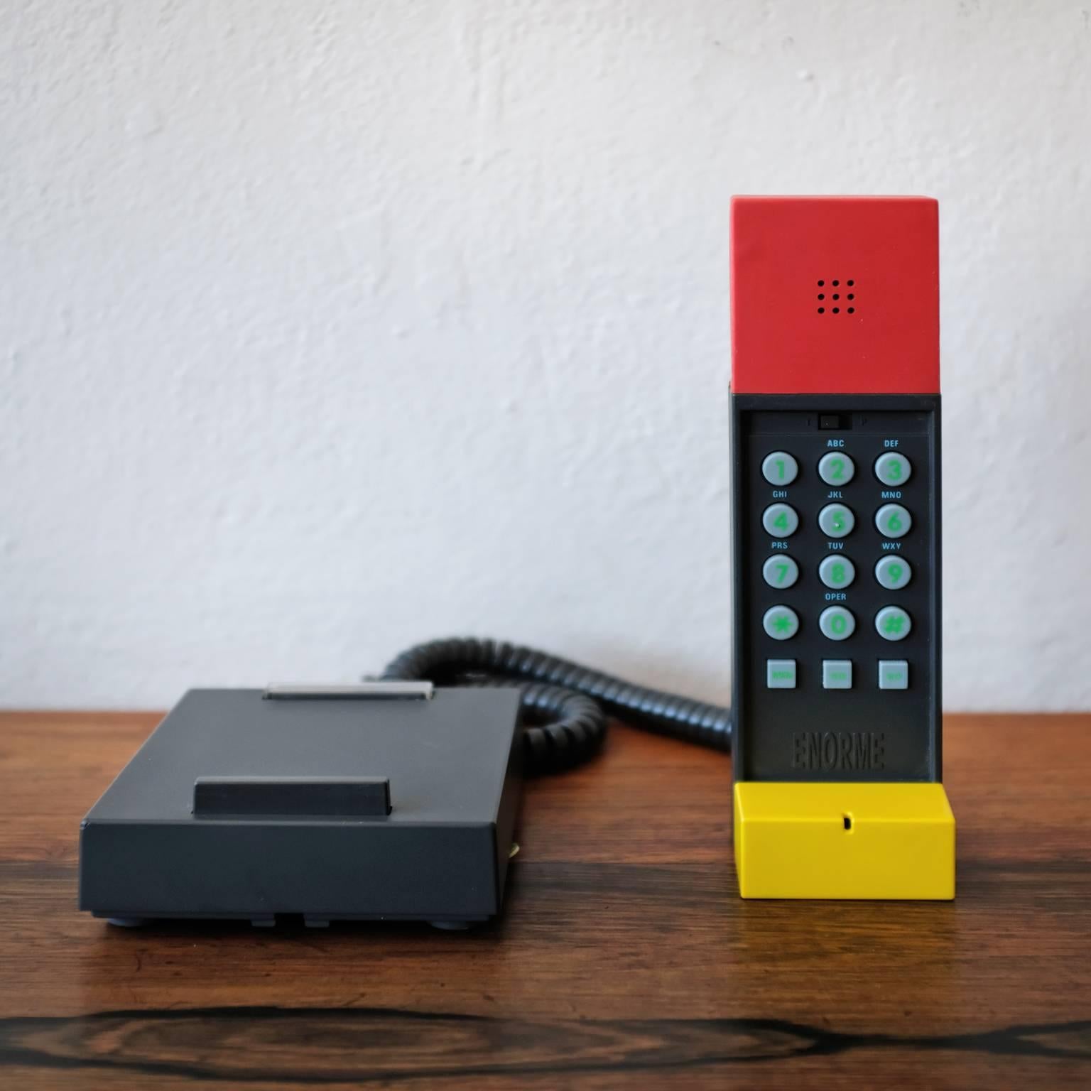 Ettore Sottsass Enorme telephone from 1986. Includes the original instructions and box. The phone has been used. It functions properly. The design is included in the collections of MoMa and The Met.