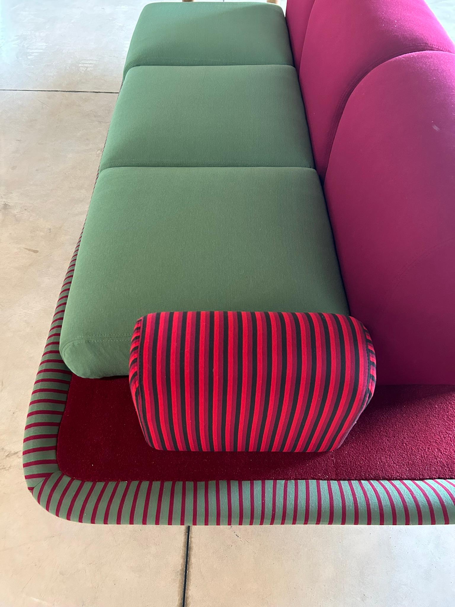 Ettore Sottsass Flying Carper Sofa für Bettwäsche Brevetti im Angebot 8