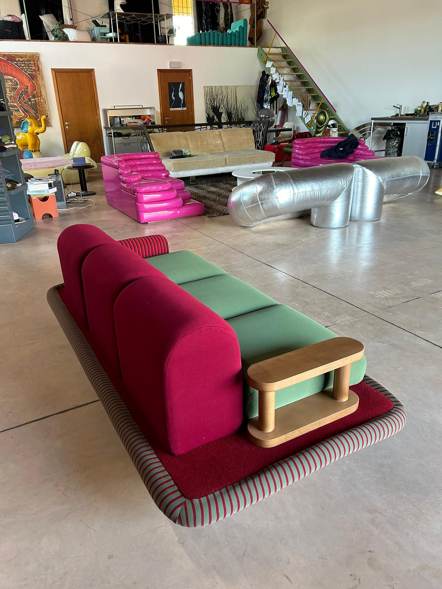 Ettore Sottsass Flying Carper Sofa für Bettwäsche Brevetti (Ende des 20. Jahrhunderts) im Angebot