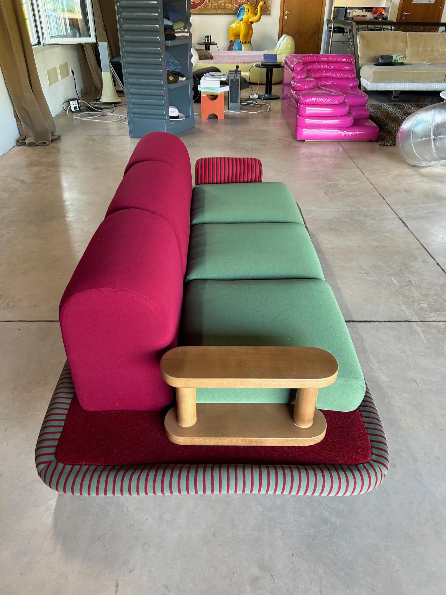 Fabric Ettore Sottsass Flying Carper Sofa for Bedding Brevetti For Sale