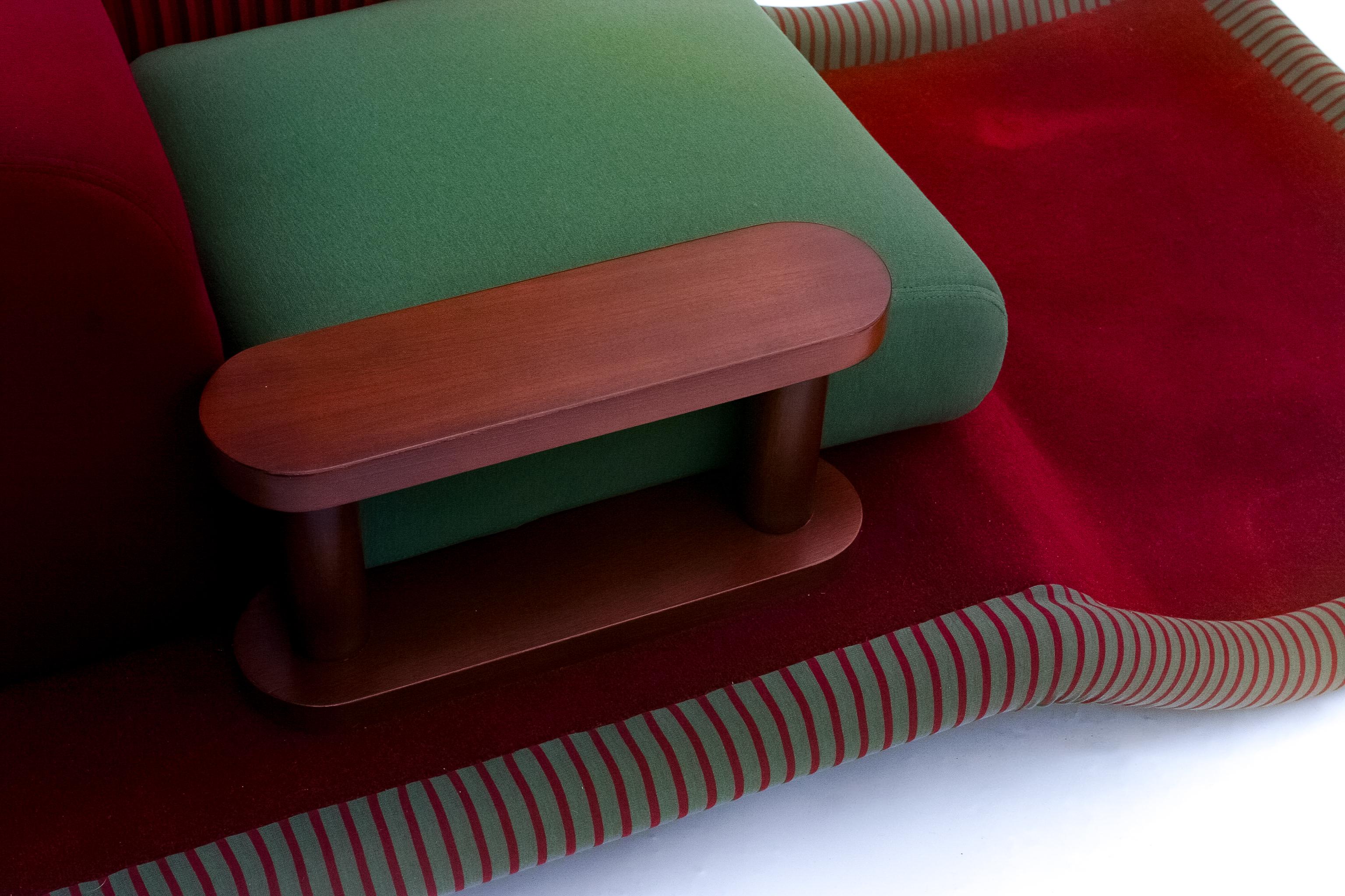 Late 20th Century ETTORE SOTTSASS Flying Carpet Armchair for Bedding Brevetti For Sale