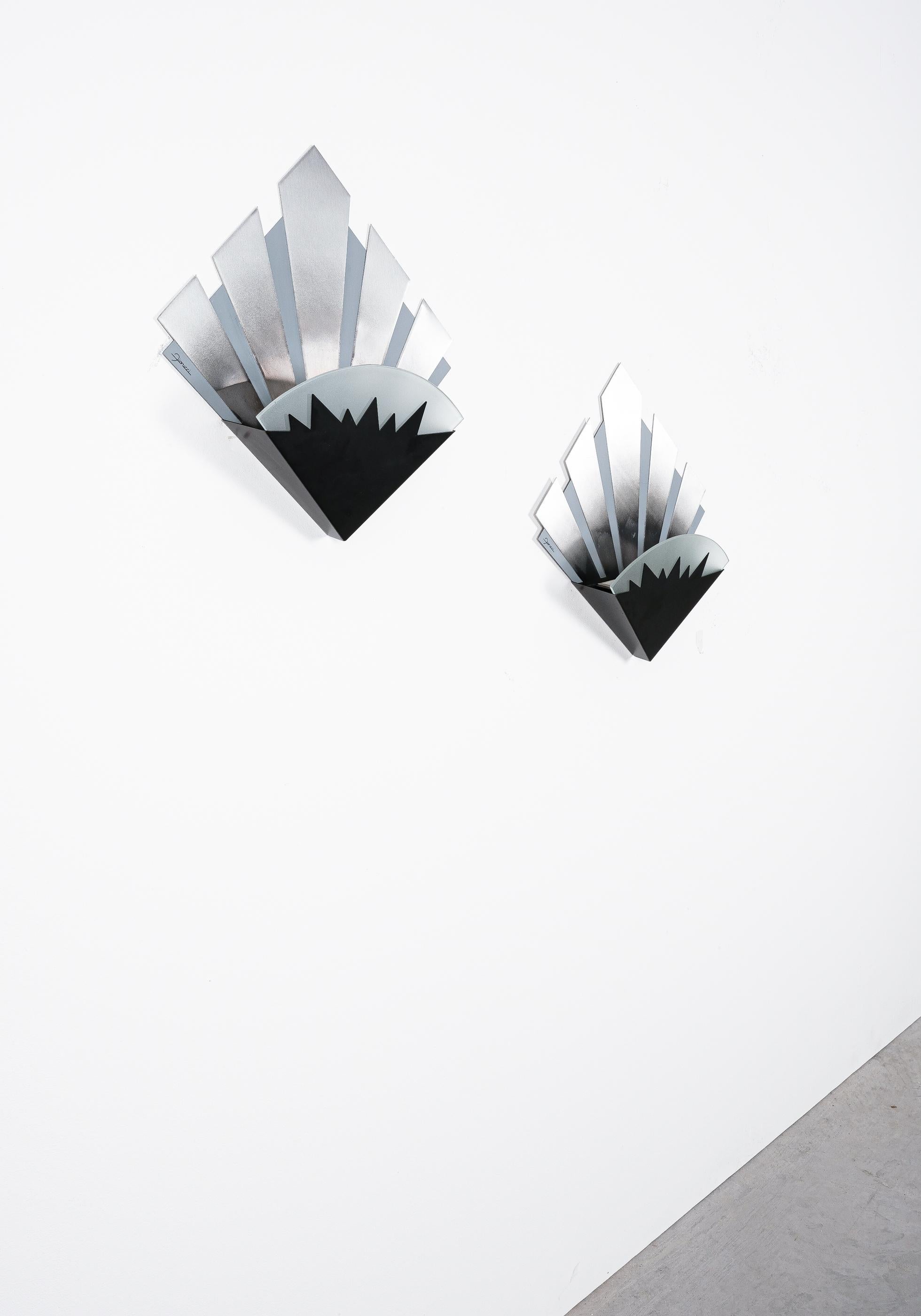 Postmoderne Ettore Sottsass Fiorucci Memphis Black Glass Wall Light 3x Targetti Sankey, 1980 en vente
