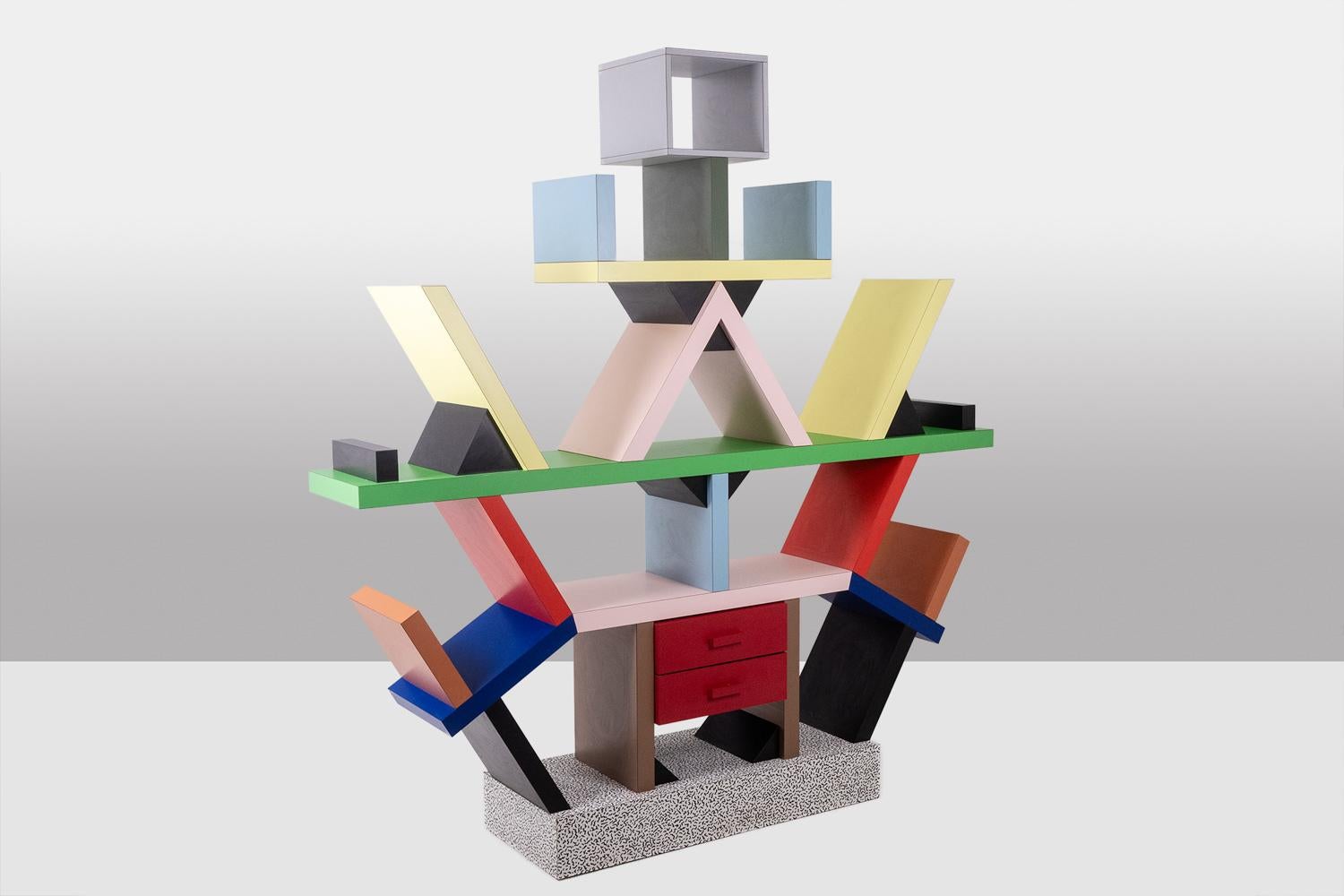 Ettore Sottsass for Memphis. Carlton Library. Year 1981. In Excellent Condition In Saint-Ouen, FR