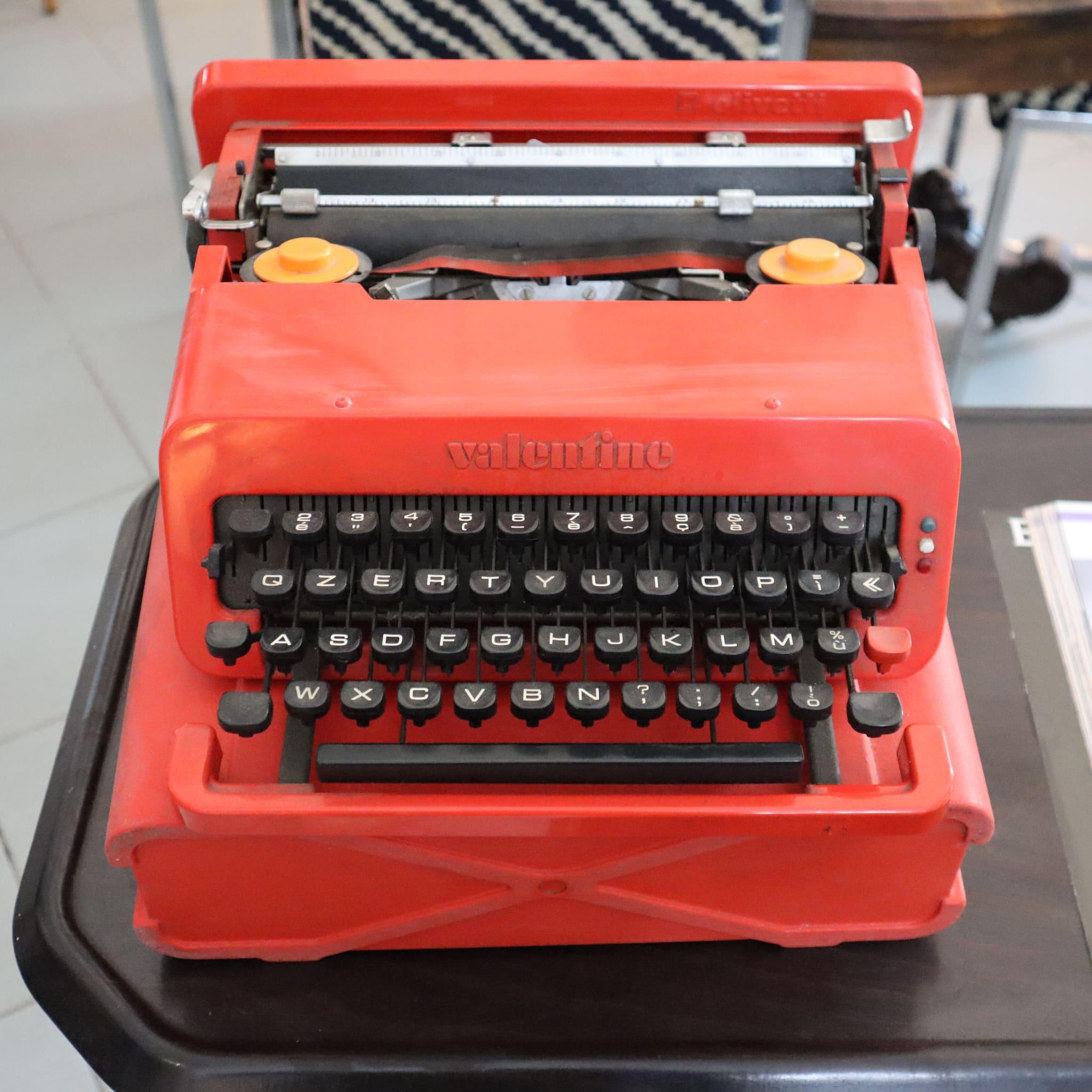 Ettore Sottsass for Olivetti Valentine Typewriter Italy 1960s
The Olivetti Valentine typewriter, designed by the renowned Ettore Sottsass in the late 1960s, is a true icon of Italian industrial design. Celebrated for its bold and revolutionary