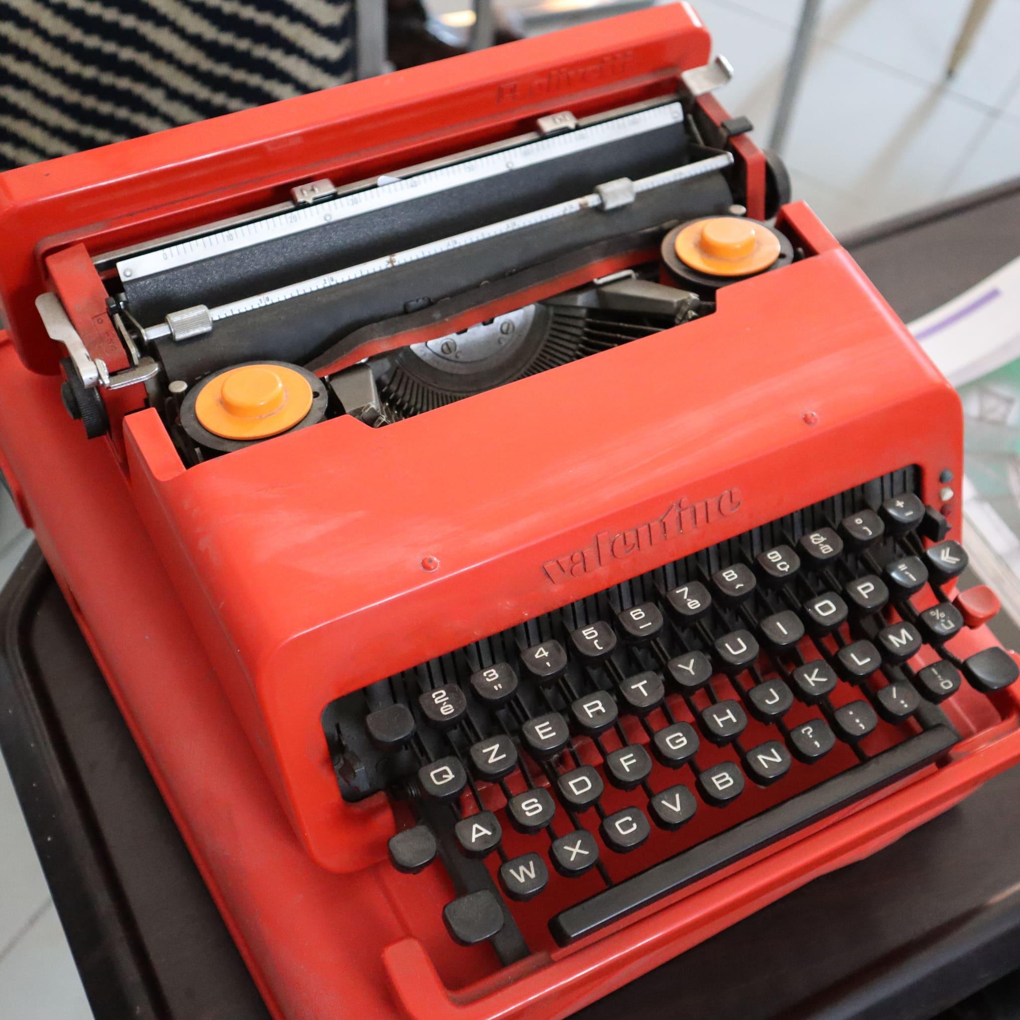 Metal Ettore Sottsass for Olivetti Valentine Typewriter Italy 1960s For Sale