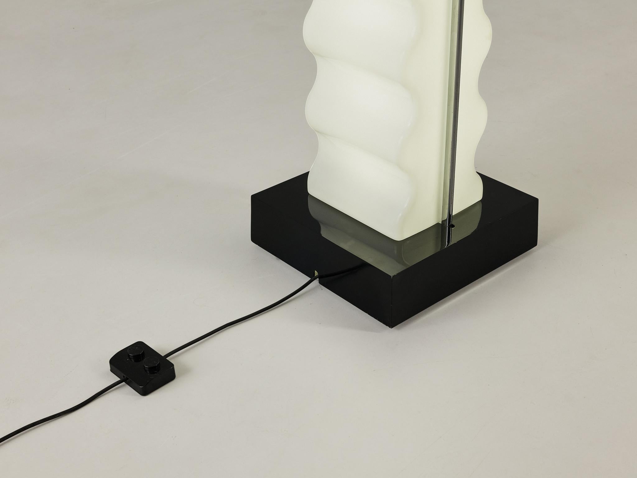 Italian Ettore Sottsass for Poltronova 'Cometa' Floor Lamp in Perspex and Aluminum  For Sale