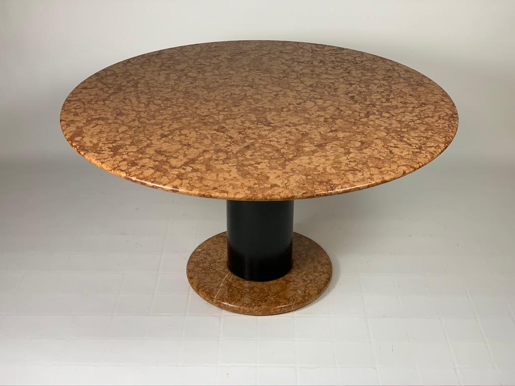 Ettore Sottsass for Poltronova Midcentury Italian Loto Rosso Round Marble Table In Good Condition For Sale In Firenze, Toscana