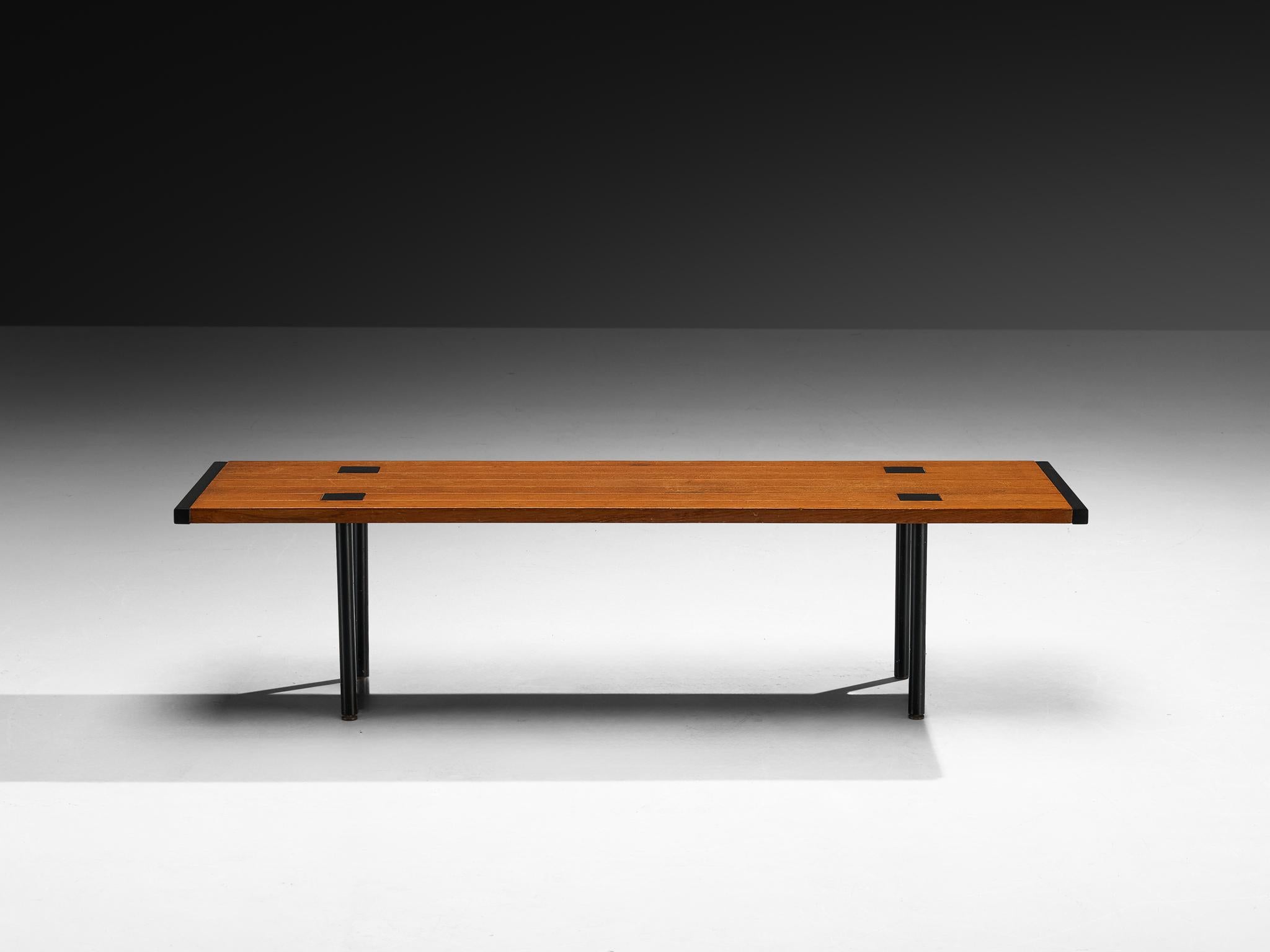 Couchtisch 'T.101' von Ettore Sottsass für Poltronova aus Teakholz (Italienisch) im Angebot