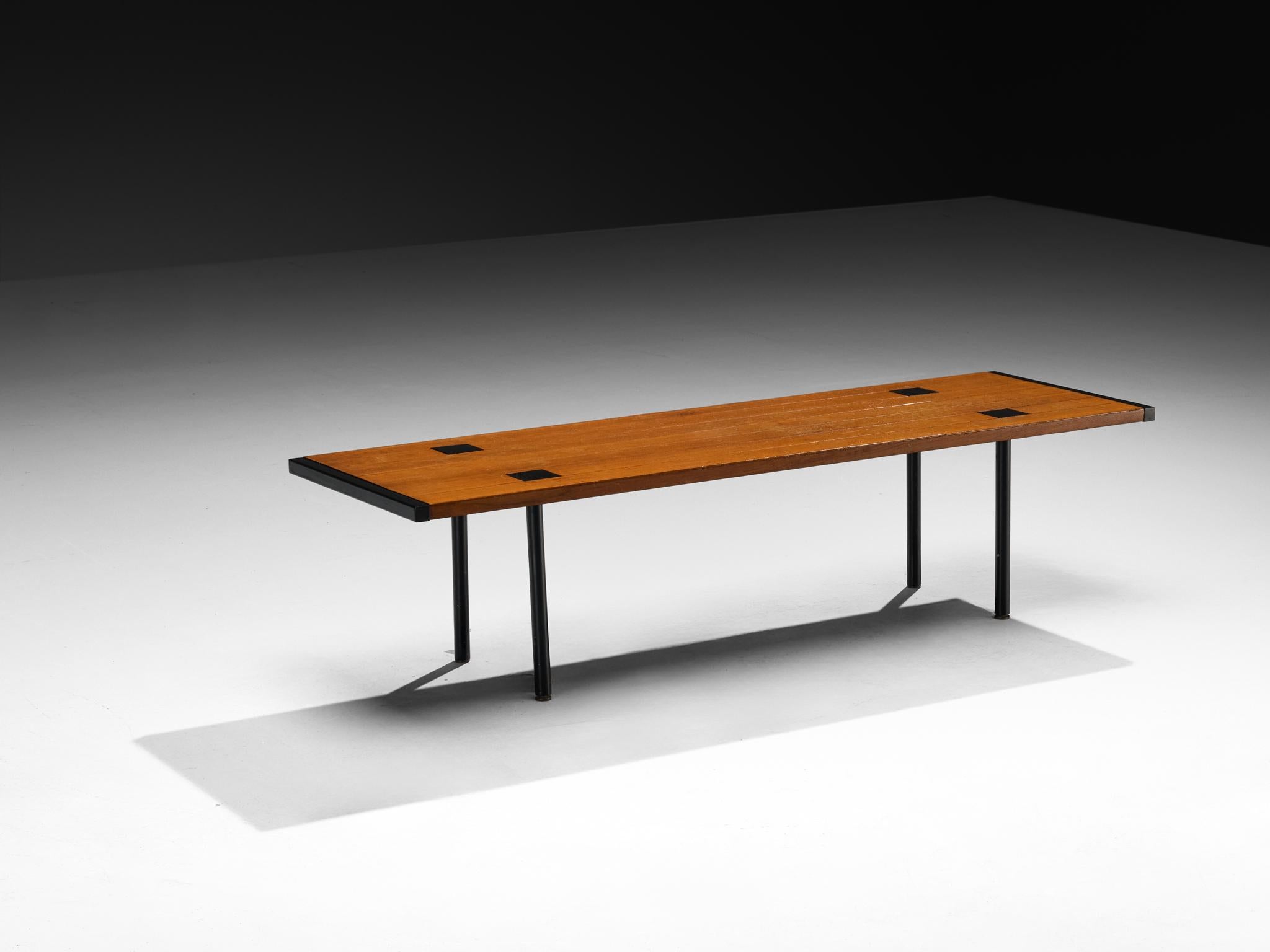 Couchtisch 'T.101' von Ettore Sottsass für Poltronova aus Teakholz (Mitte des 20. Jahrhunderts) im Angebot