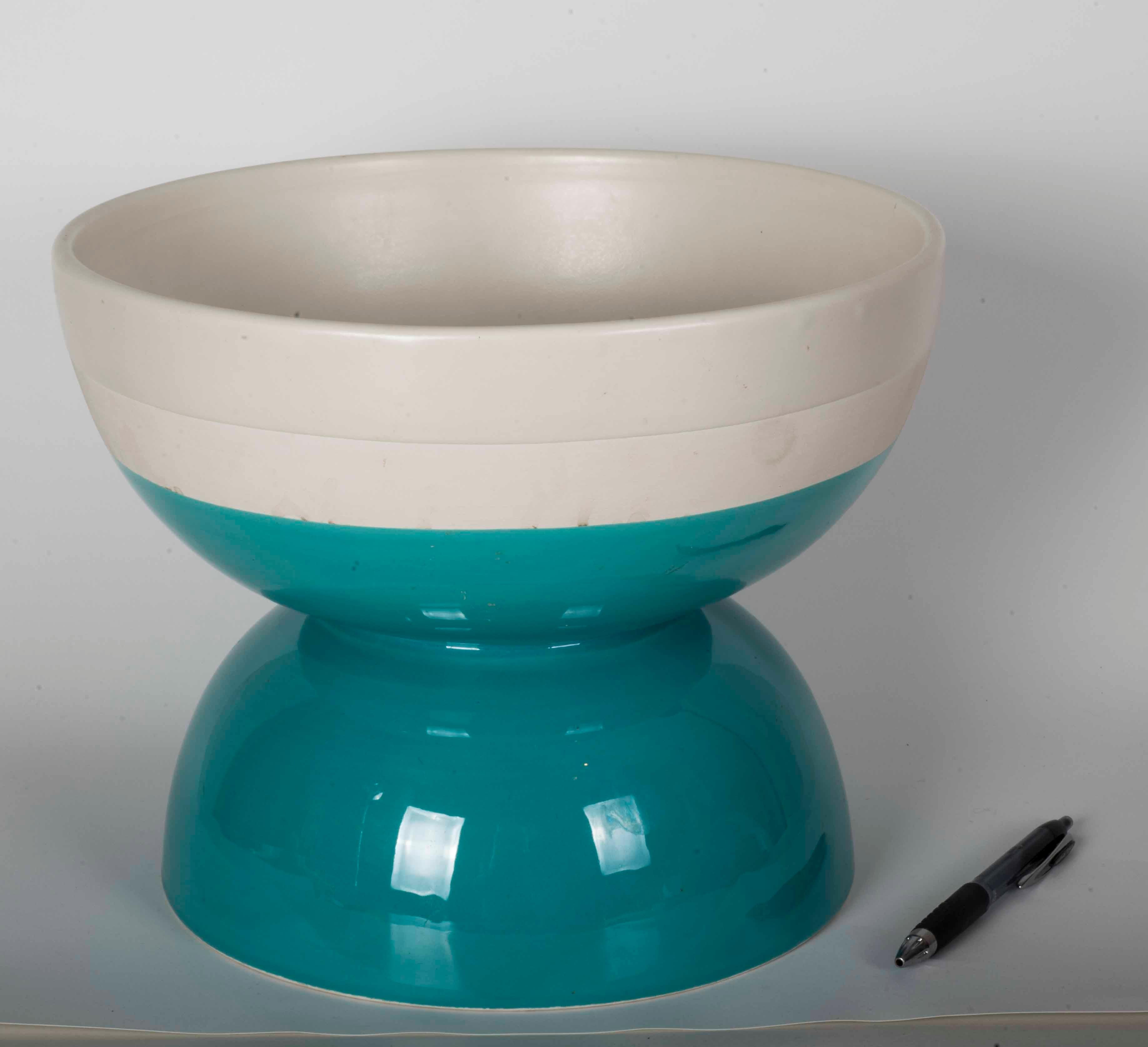 Ettore Sottsass Green and White Ceramic Vase Bolo Bowl For Sale 6