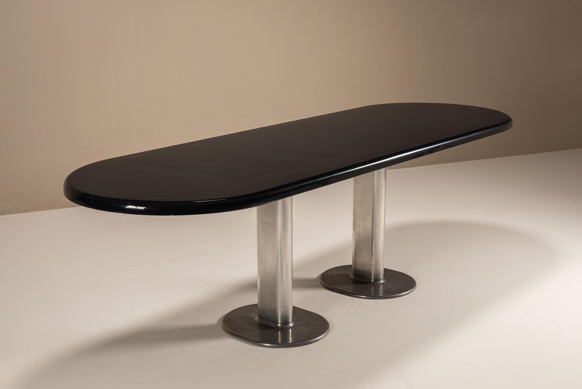 Few designers have had as profound an influence on post-war Italian design as Ettore Sottsass. Created during his prolific years with Poltronova, the ‘Harlow’ TPA 240 dining table embodies his ongoing dialogue between rationalism and