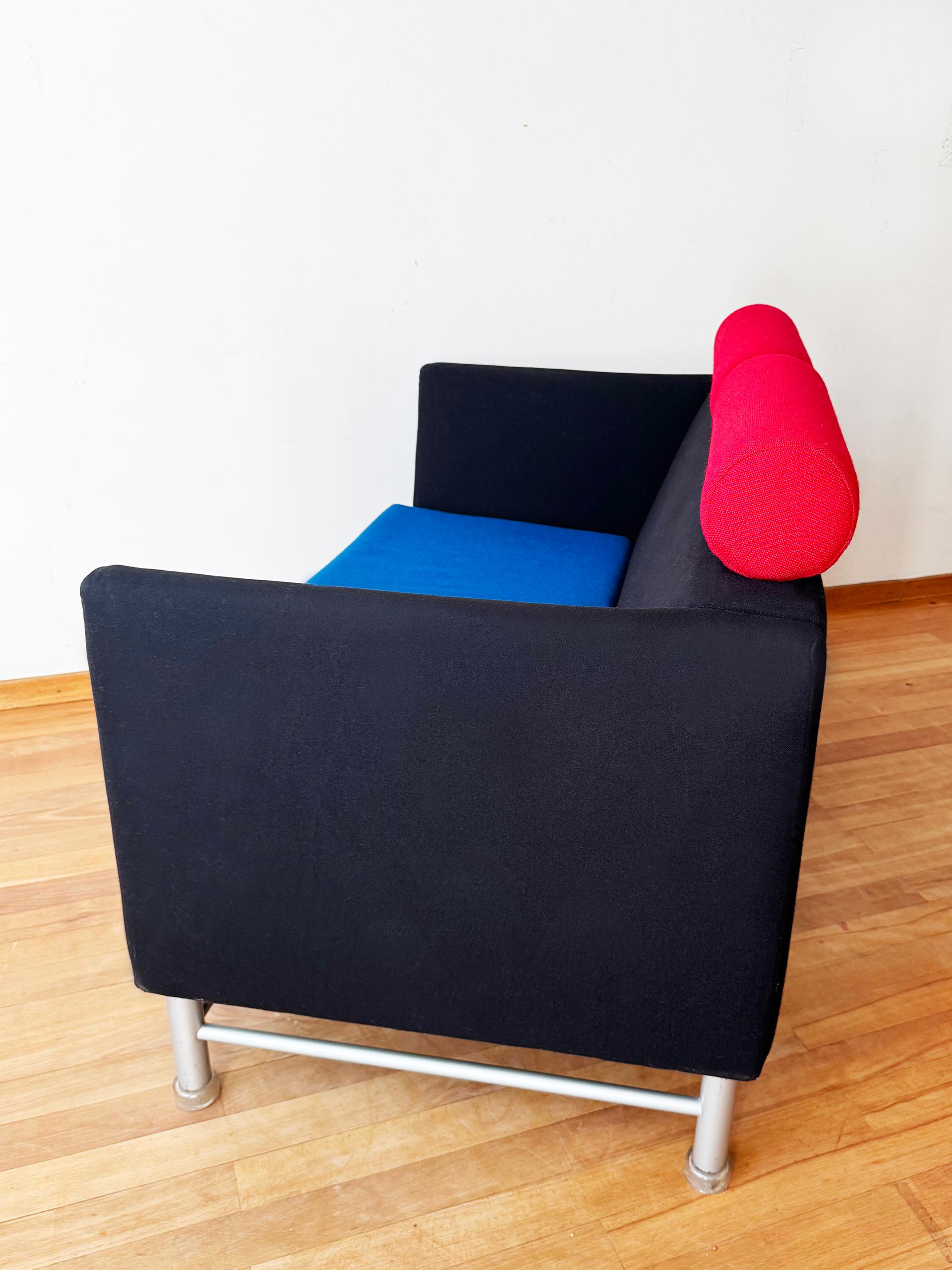 Ettore Sottsass Eastside Knoll 80s Memphis Sofa Nero, Blu + Rosso (2 disponibili) in vendita 6