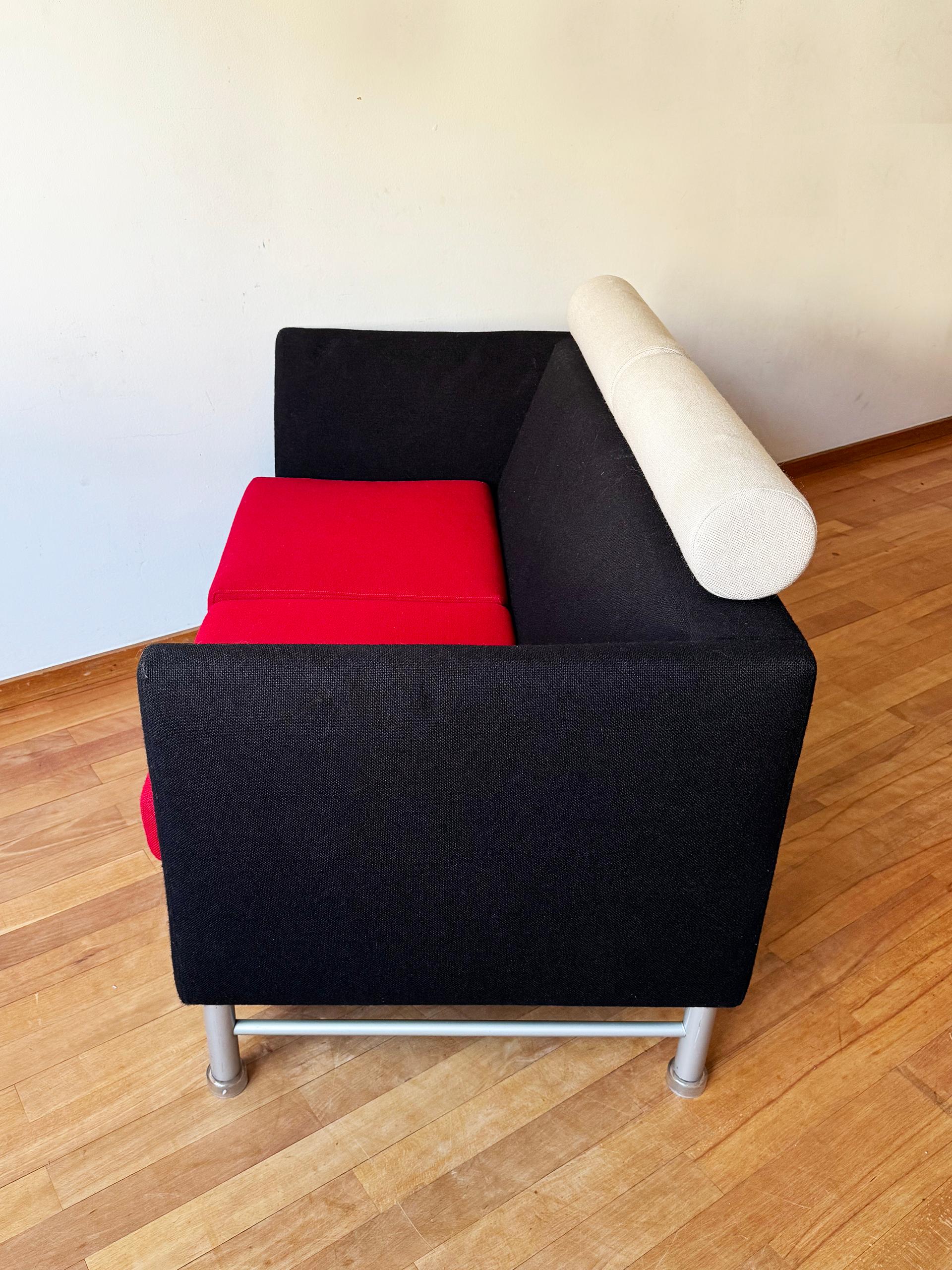 Ettore Sottsass Knoll Eastside 80s Memphis Sofa Schwarz, Beige + Rot (2 verfügbar) im Angebot 4