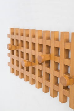 Porte-manteaux en bois clair Ettore Sottsass (Attr.)