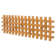 Porte-manteaux en bois clair Ettore Sottsass (Attr.)