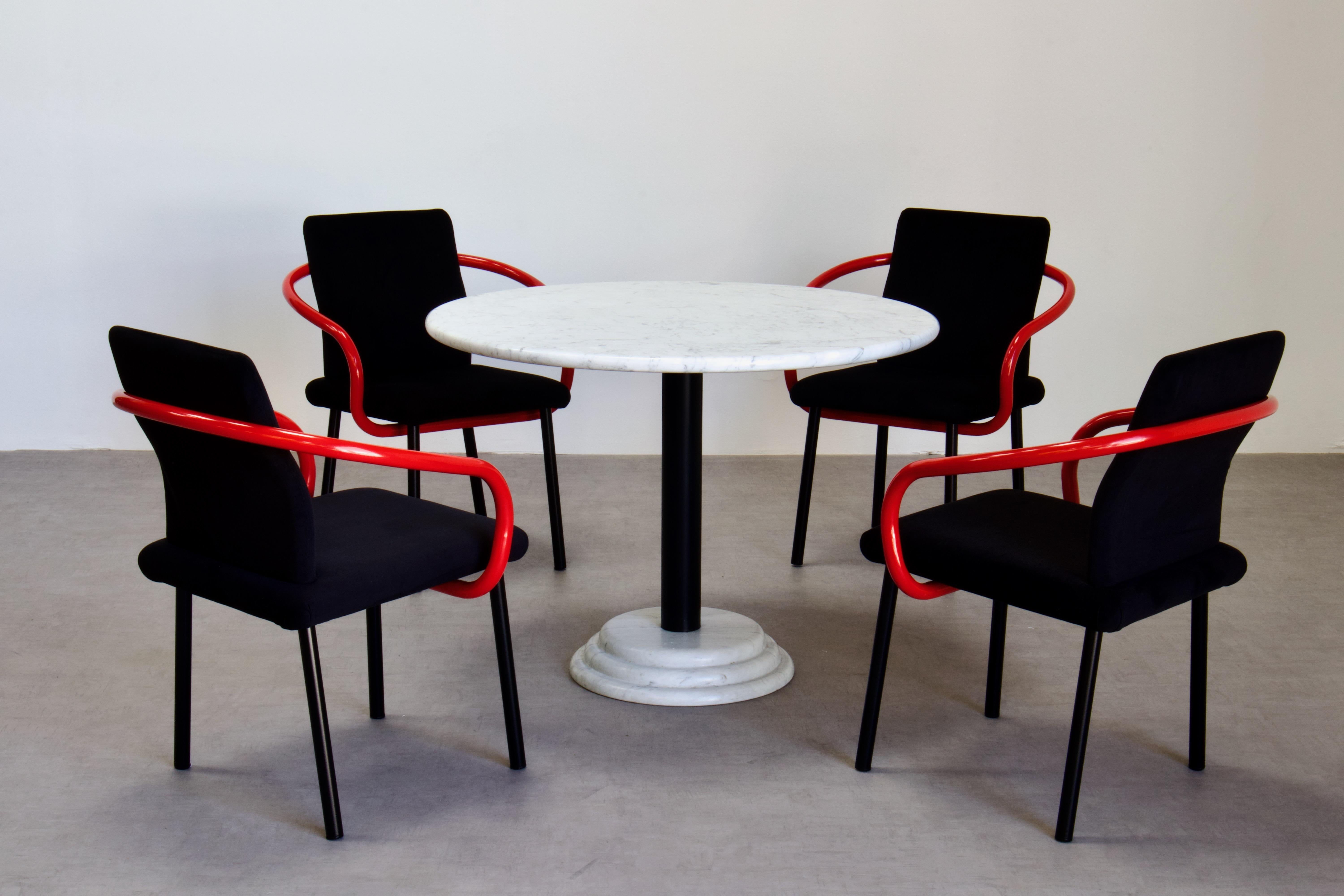 Post-Modern Ettore Sottsass Mandarin Dining Set in Carrara Marble, Red & Black, 1986 Italy For Sale