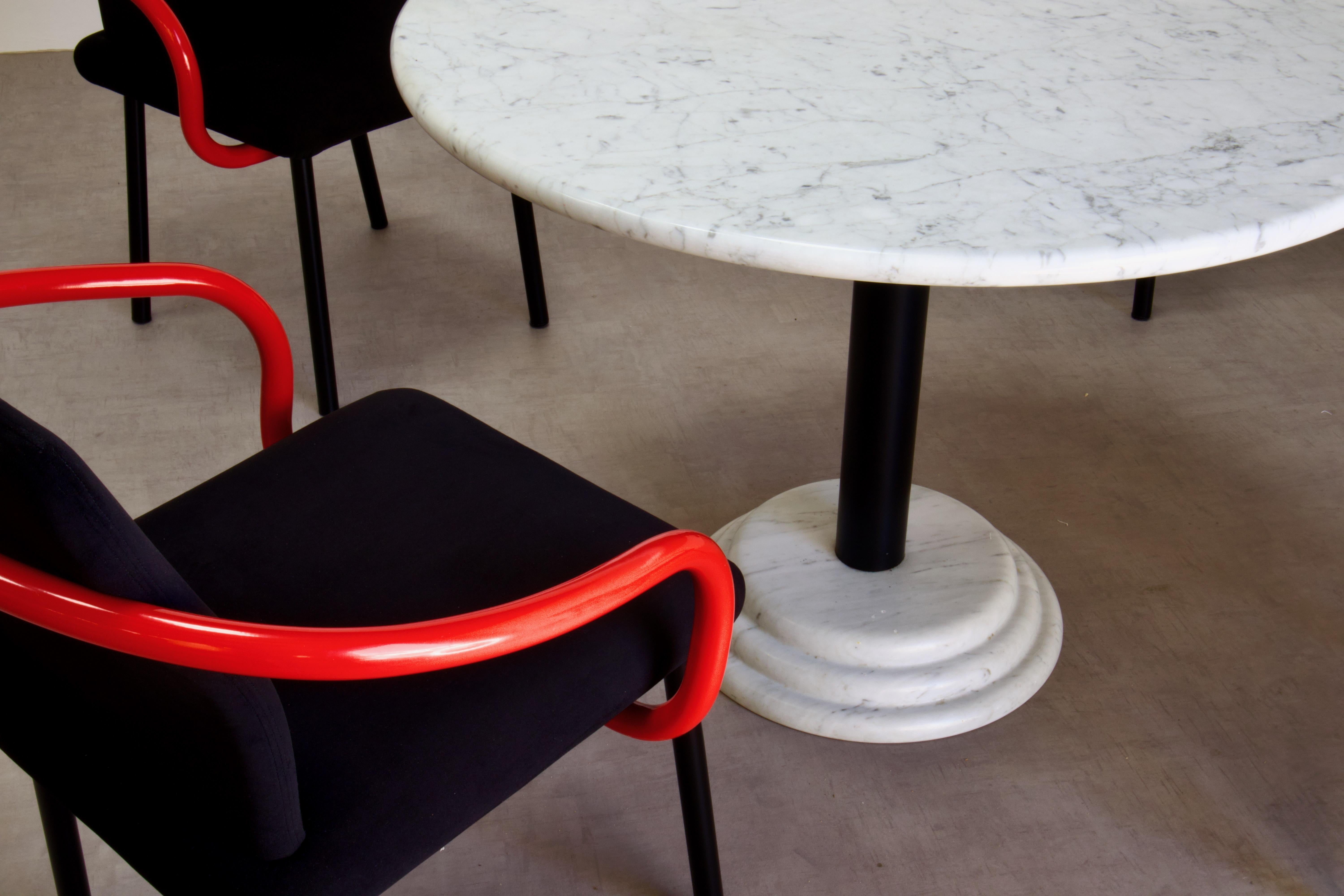 Lacquered Ettore Sottsass Mandarin Dining Set in Carrara Marble, Red & Black, 1986 Italy For Sale