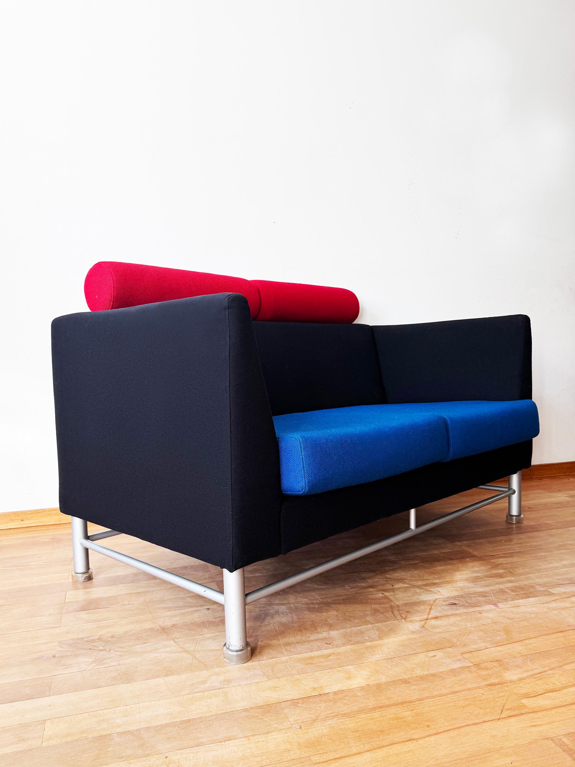 Ettore Sottsass Memphis Knoll 80s Eastside Zwei Sofas +1 Lounge Chair, SET 3 PCS (Italienisch) im Angebot