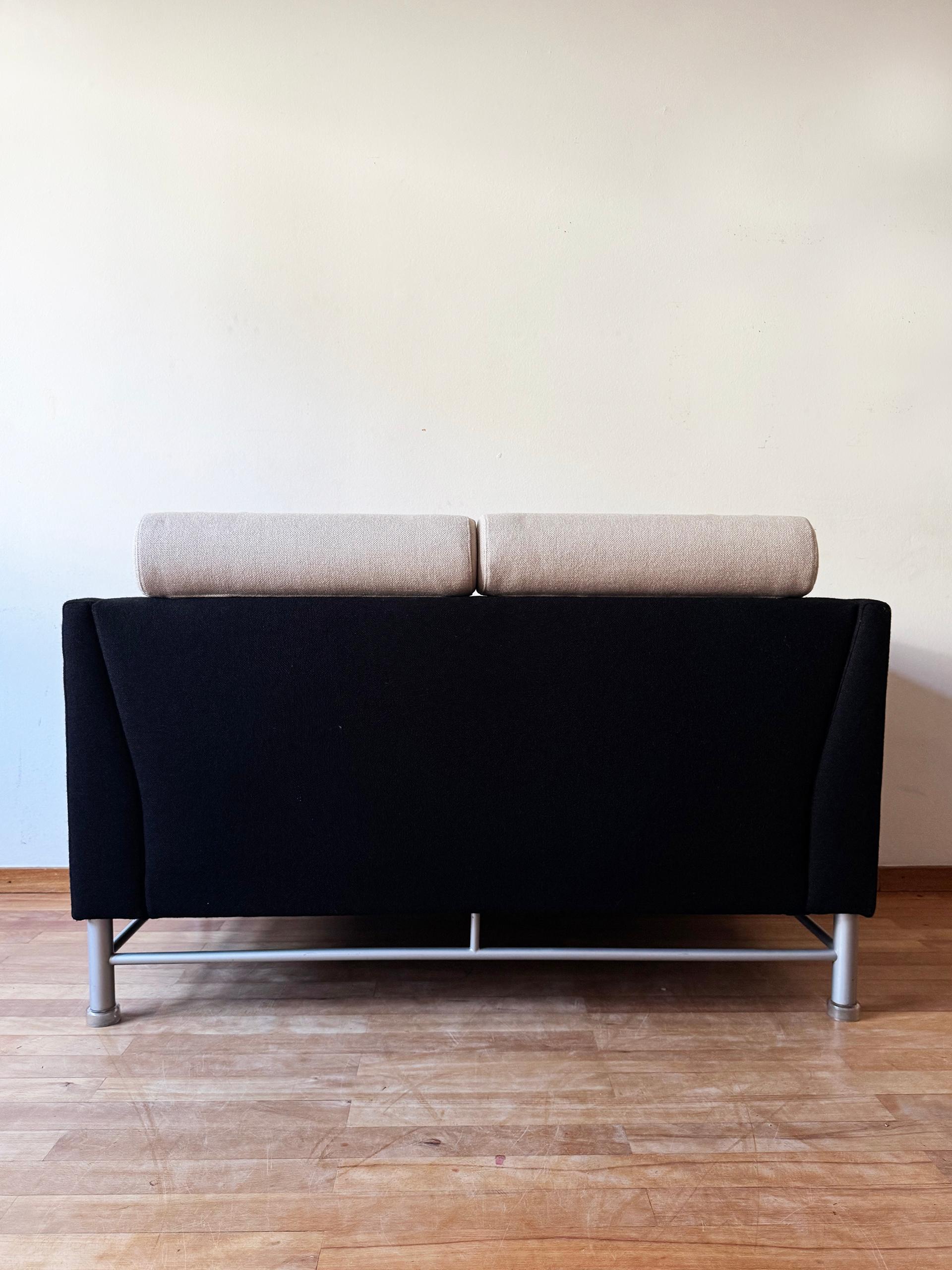 Ettore Sottsass Memphis Knoll 80s Eastside Zwei Sofas +1 Lounge Chair, SET 3 PCS im Angebot 2