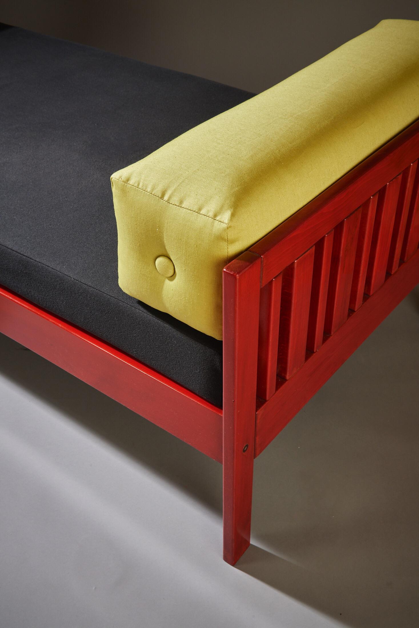 Ettore Sottsass Daybed, Red Lacquered Wood, Chartreuse Upholstery, Italy c. 1962 For Sale 6