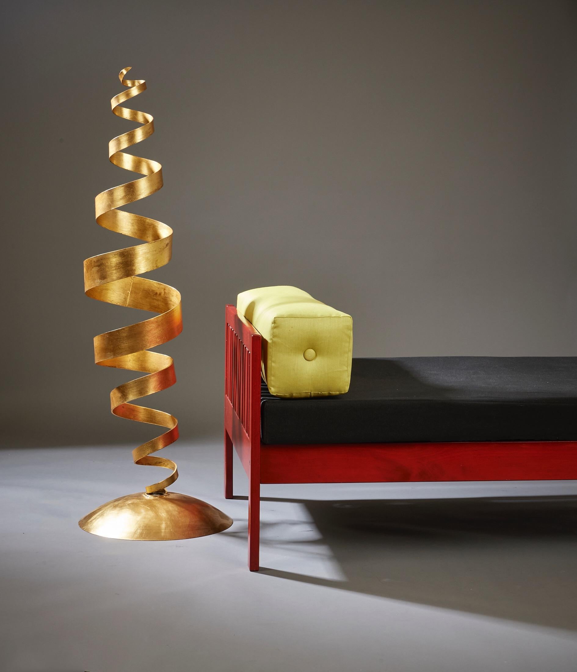 Ettore Sottsass Daybed, Red Lacquered Wood, Chartreuse Upholstery, Italy c. 1962 For Sale 9