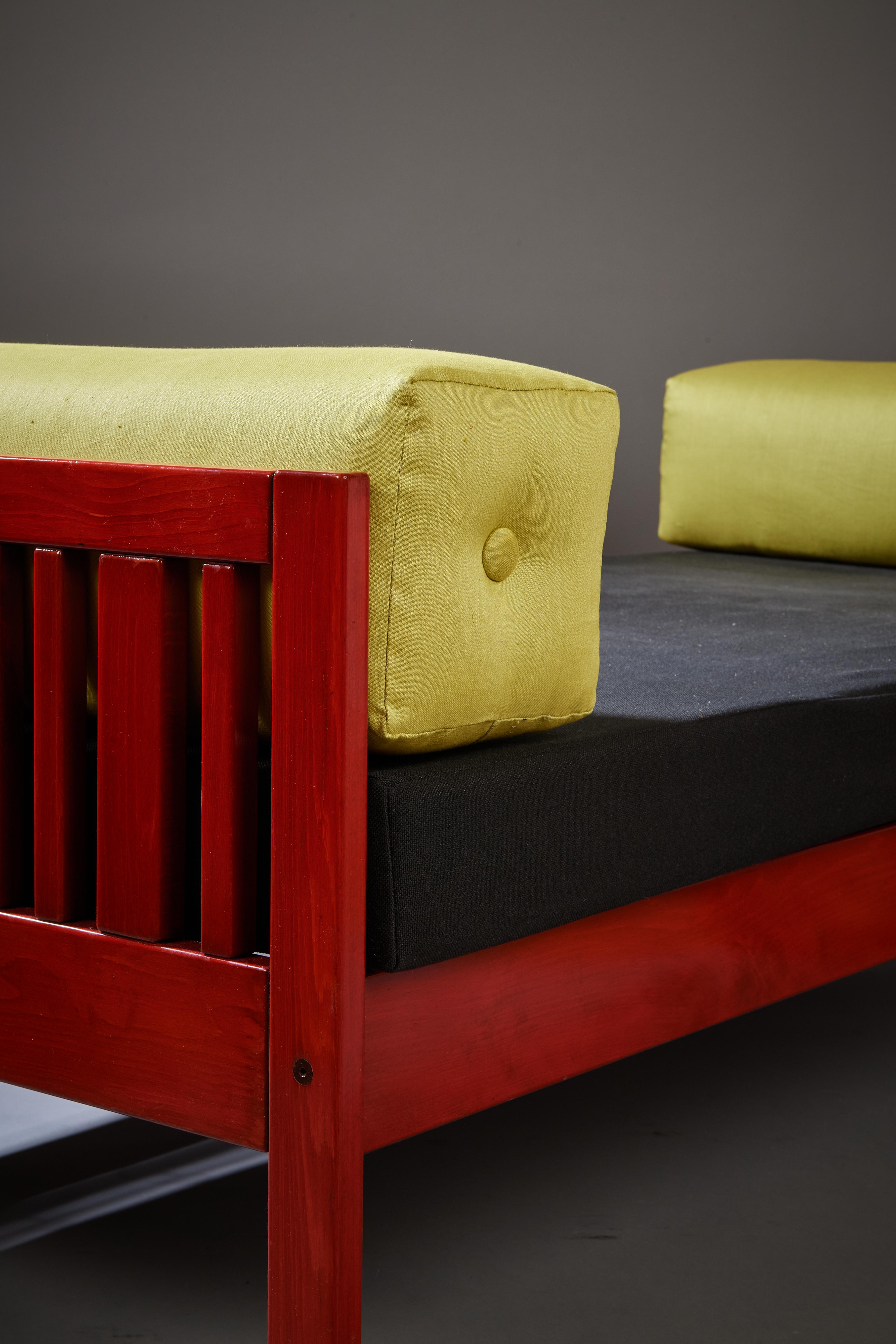 Ettore Sottsass Daybed, Red Lacquered Wood, Chartreuse Upholstery, Italy c. 1962 For Sale 5