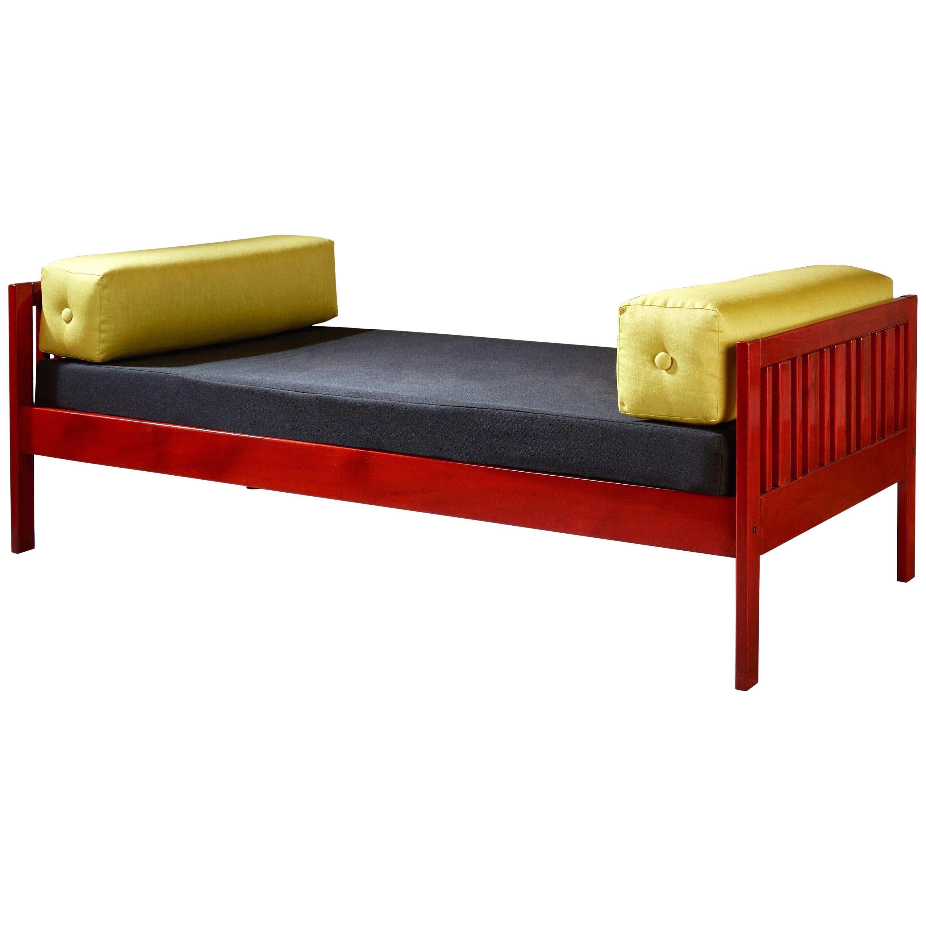Ettore Sottsass Daybed, Red Lacquered Wood, Chartreuse Upholstery, Italy c. 1962 For Sale