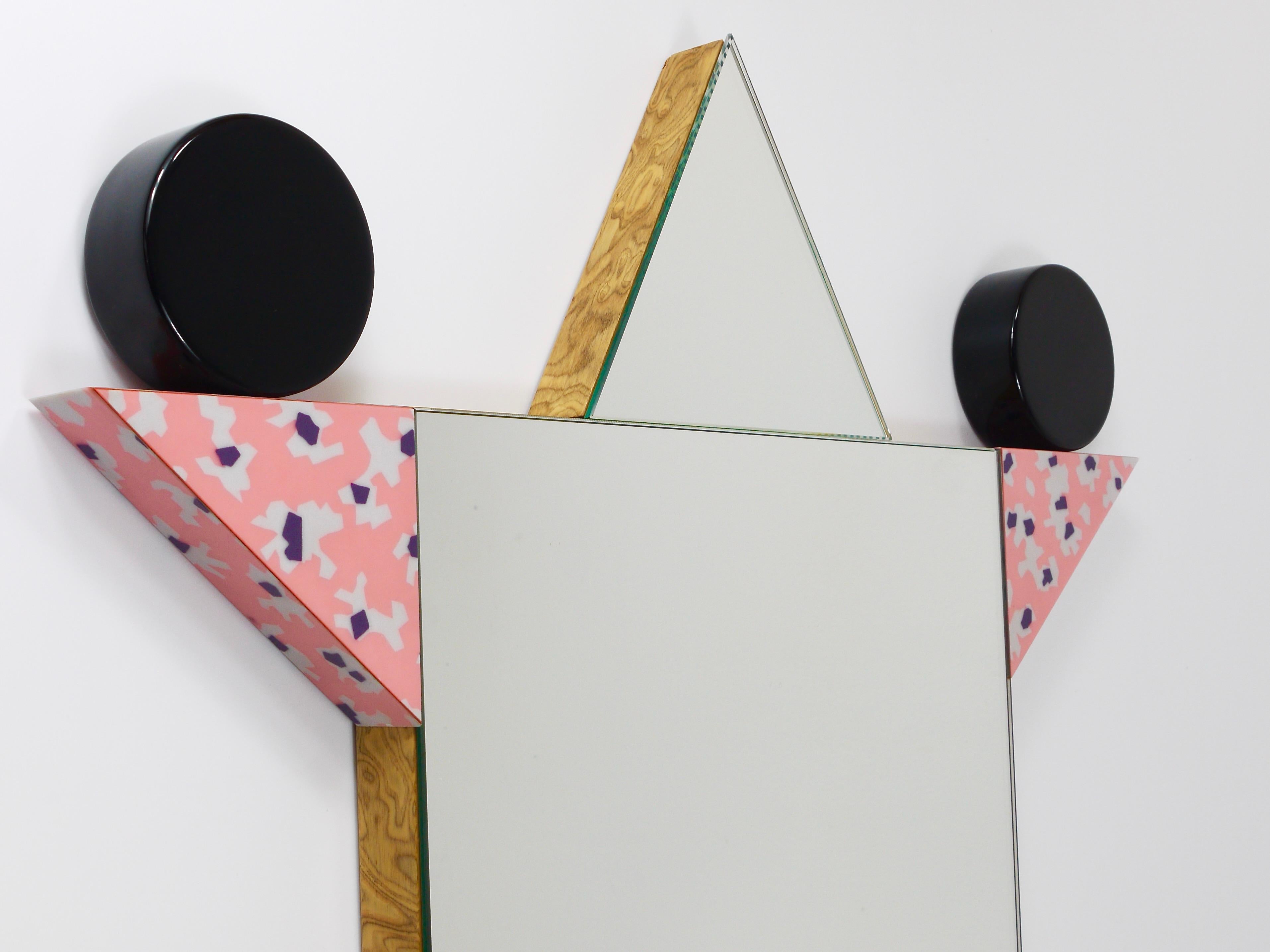 Italiano Specchio da parete vintage Ettore Sottsass Memphis Milano Diva, Italia, 1984 in vendita