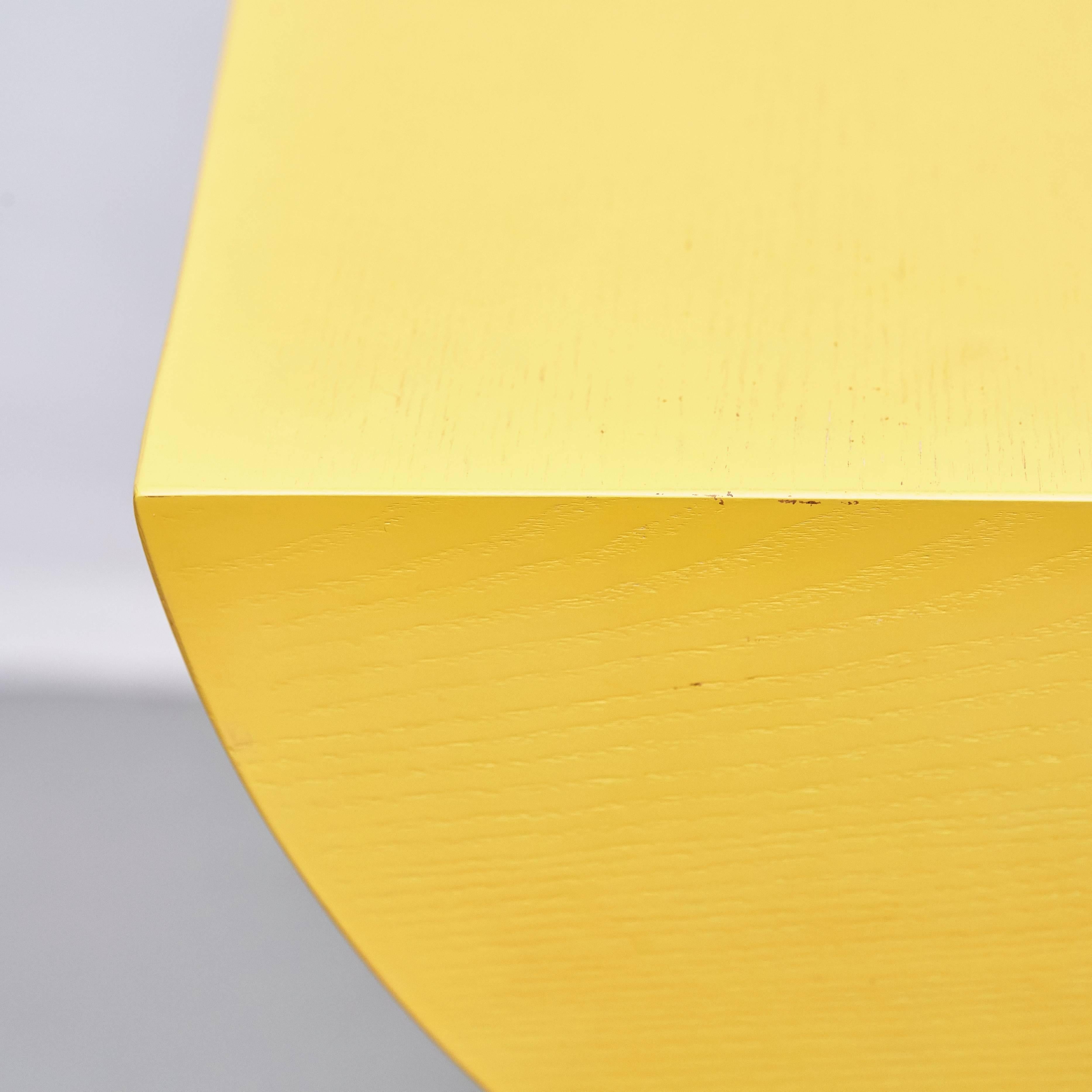 Ettore Sottsass Missionario Yellow Memphis Pedestal by Design Gallery Milano, 92 In Good Condition In Barcelona, Barcelona