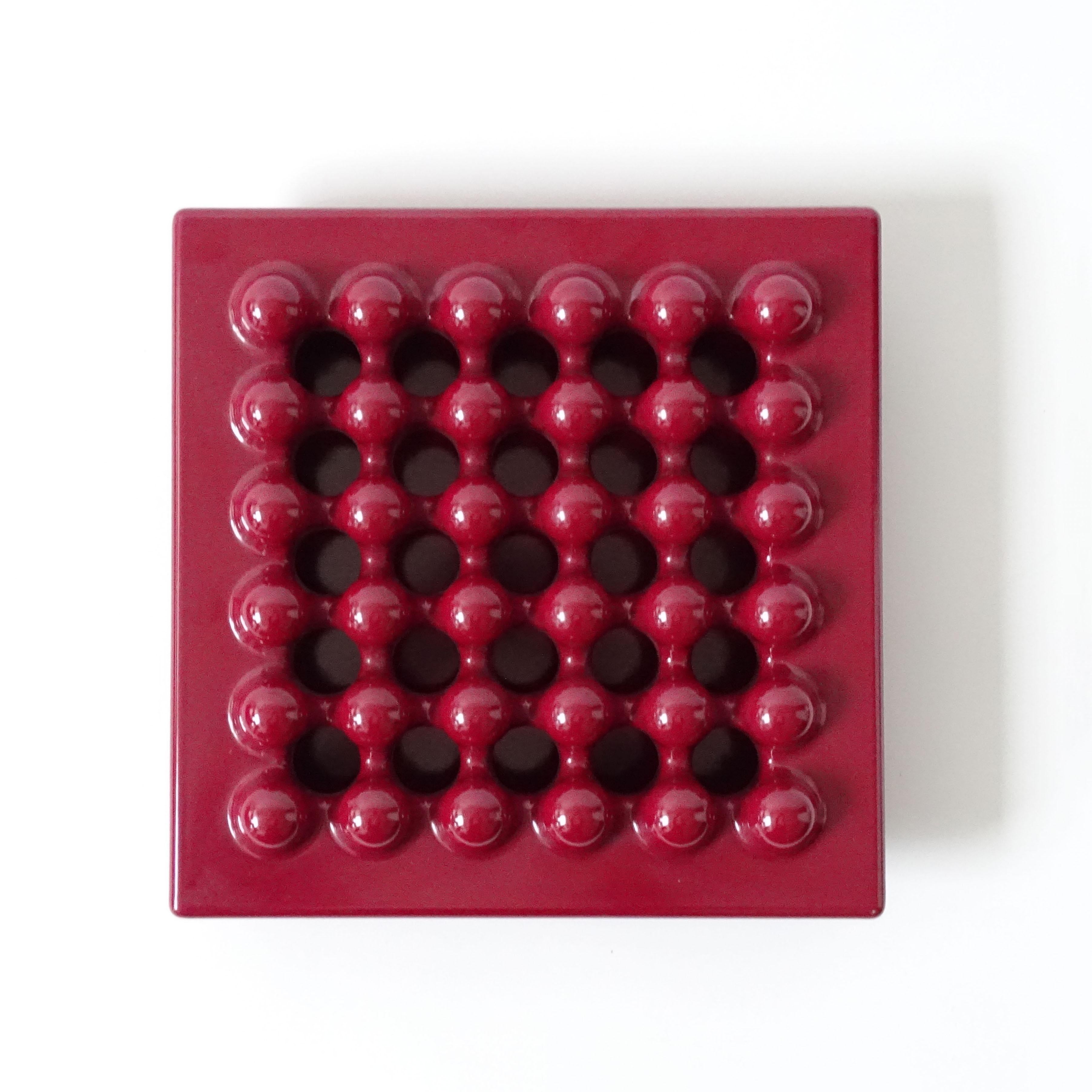 Ettore Sottsass Cendrier Olivetti Synthesis rouge foncé, vers 1970