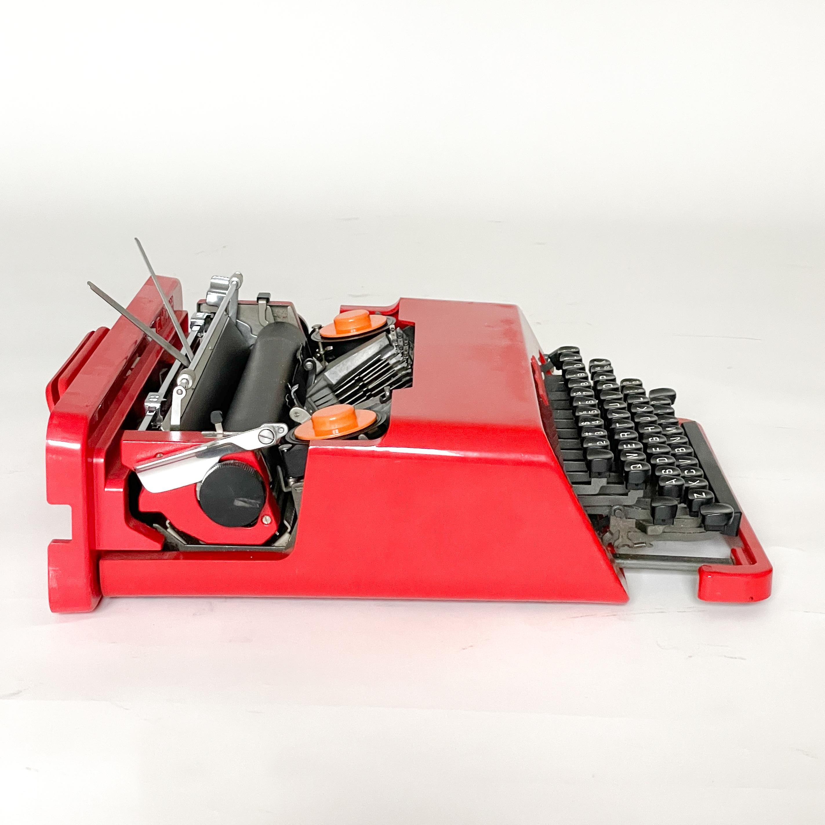 Métal Ettore Sottsass Olivetti Valentine machine à écrire Valentine des années 1960 en vente