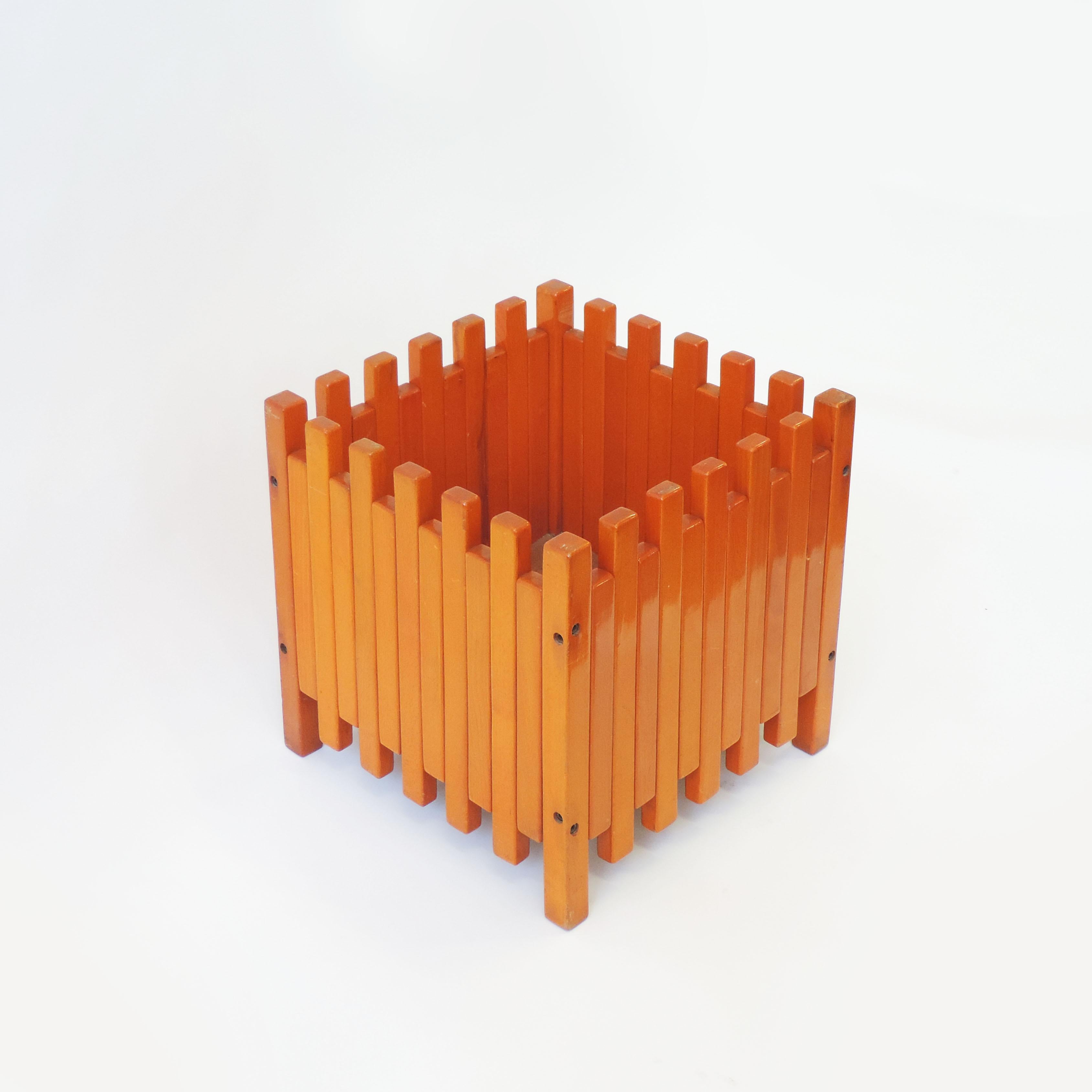 Ettore Sottsass Orange Stained Wood Planter for Poltronova, Italy, 1961 In Good Condition In Milan, IT