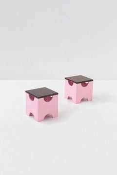 Ettore Sottsass Paar os Dado-Hocker Mod. T29 in rosa Holz