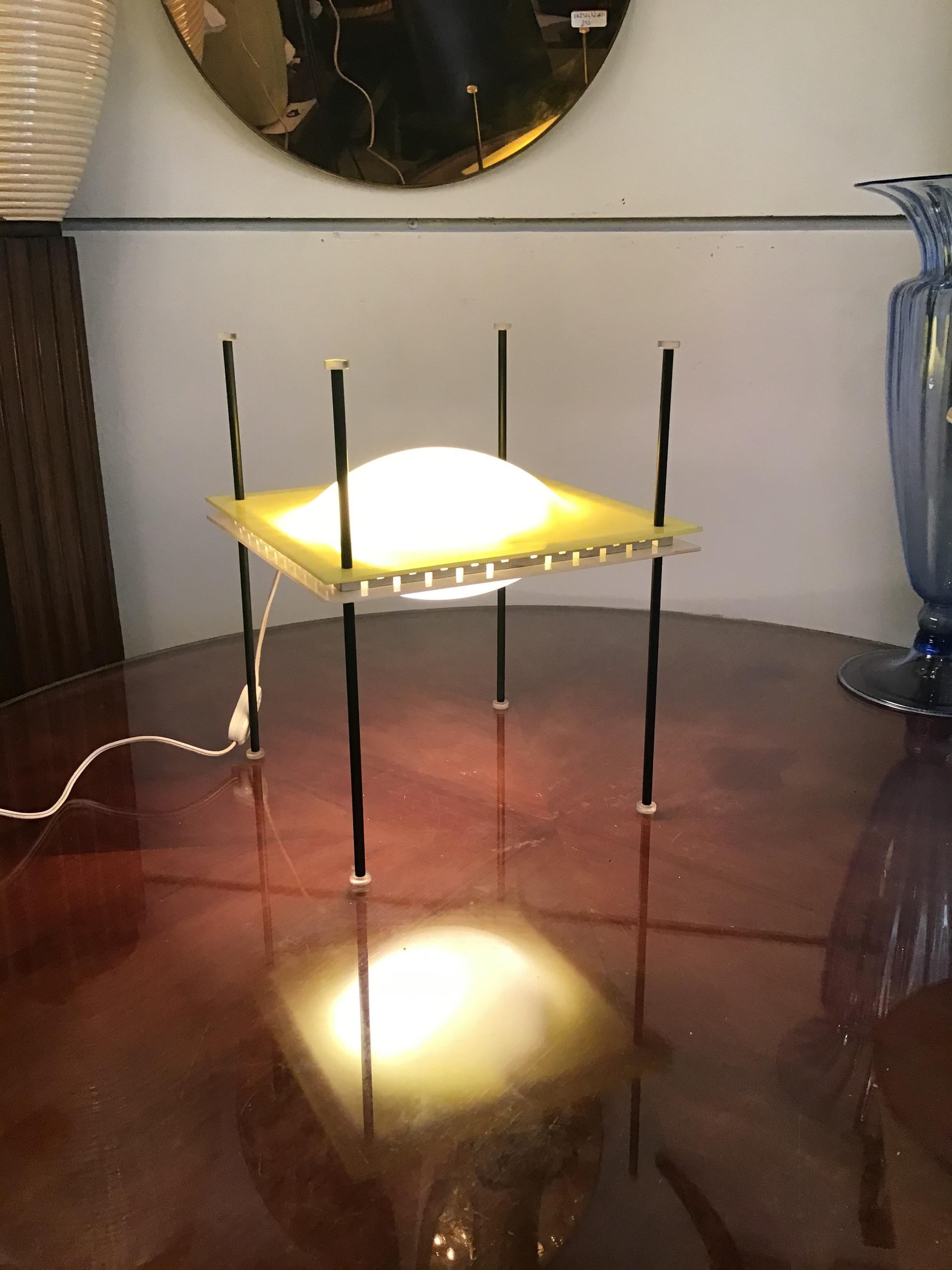 Ettore Sottsass “Palafitta“ table lamp brass plexiglas 1957 Italy.